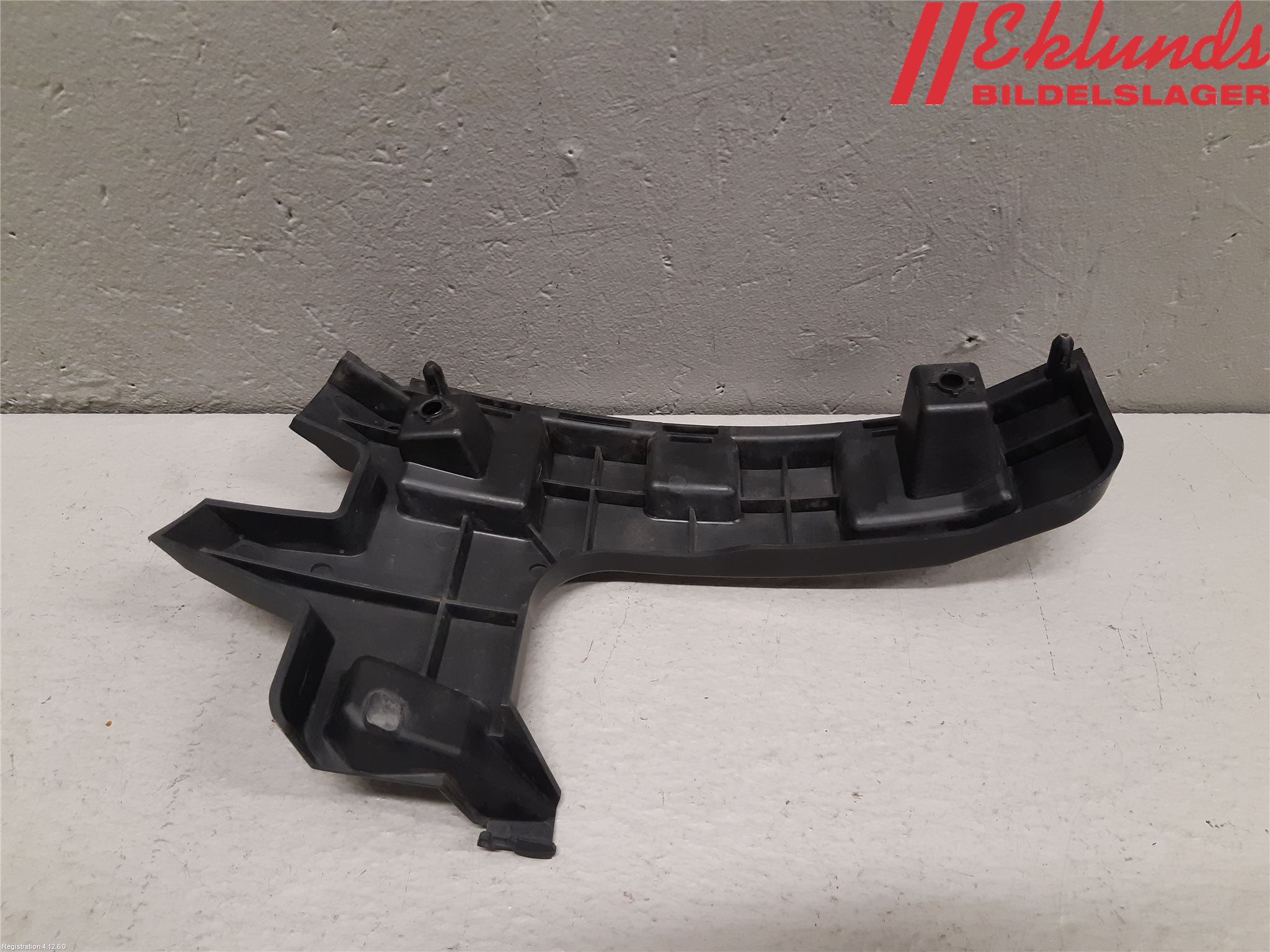 Volvo S60 11-13 Stötfångarfäste Bak Vä
