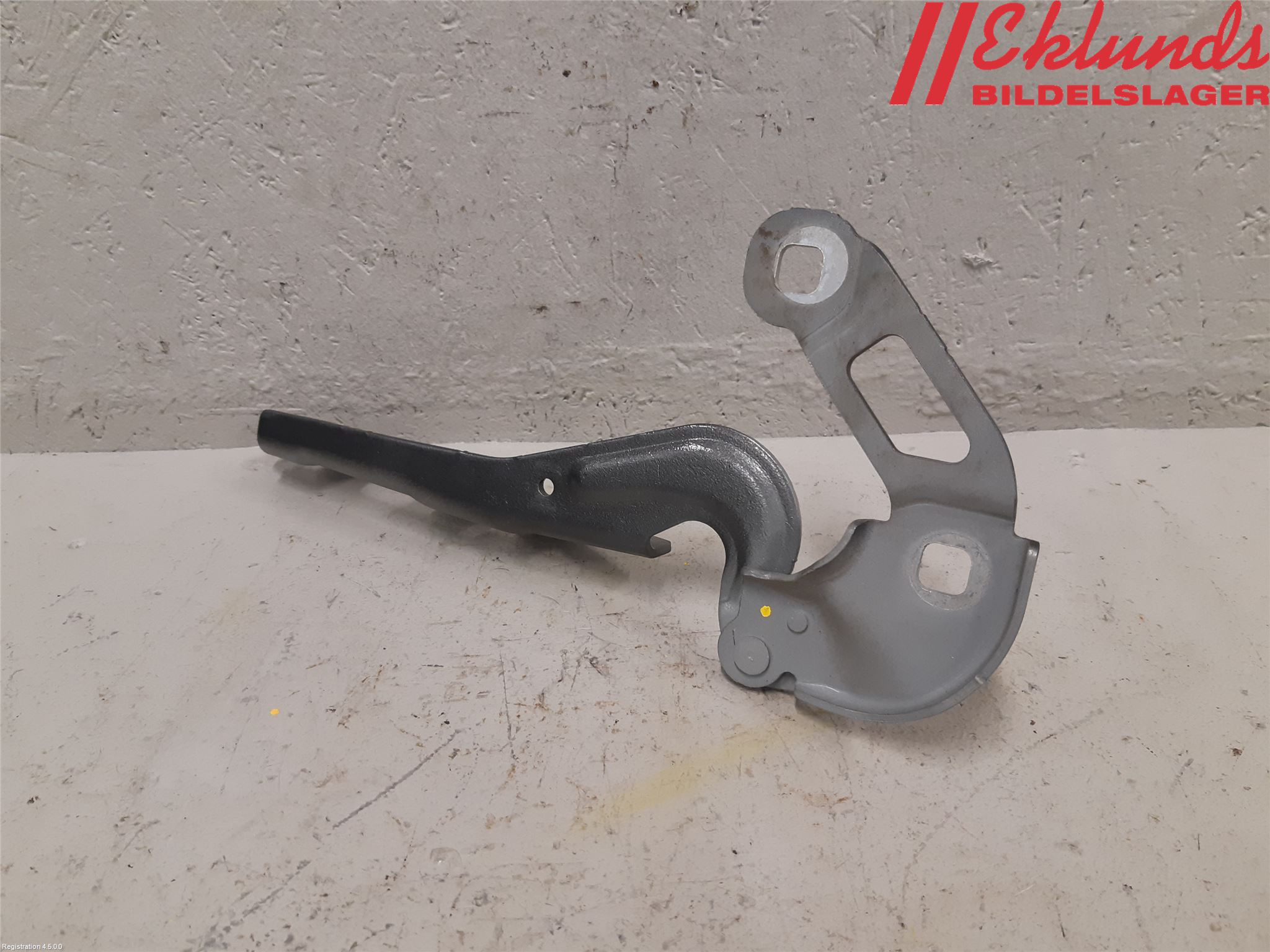 Ford FOCUS 19- Huvgångjärn