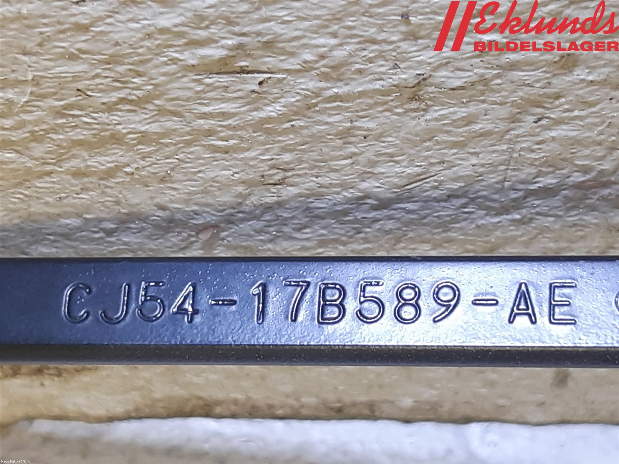 Ford KUGA 17-19 Torkararm Armar Vindruta