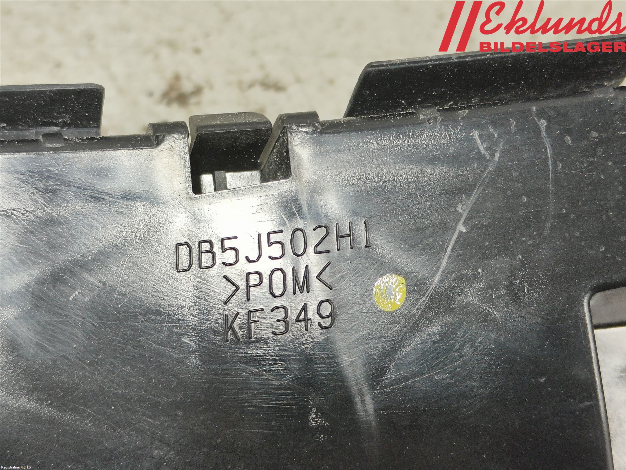 Mazda 2 (DJ) 15-22 Stötfångarfäste Bak Hö