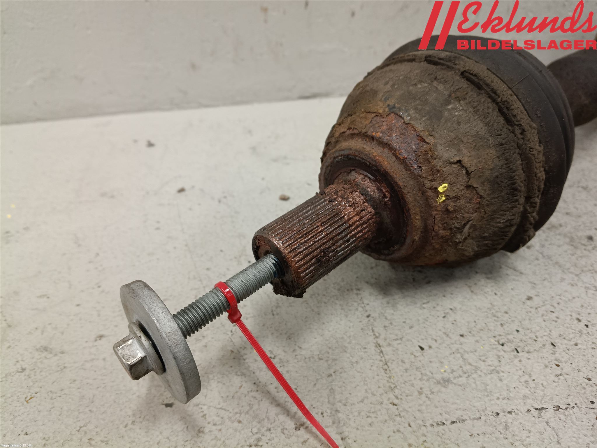 Volvo XC70 08-13 Drivaxel Fram Vänster
