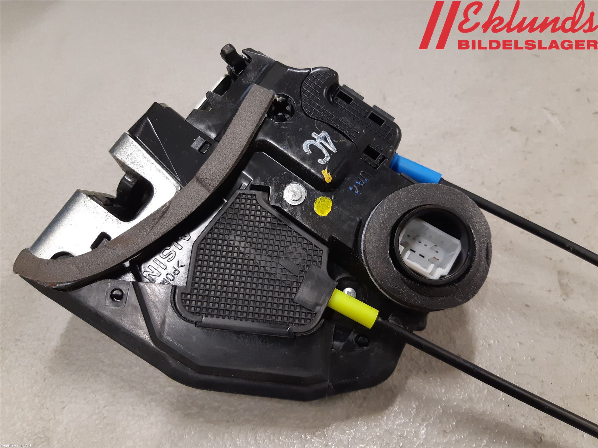 Toyota AURIS 13-19 Låskista-Dörrlås