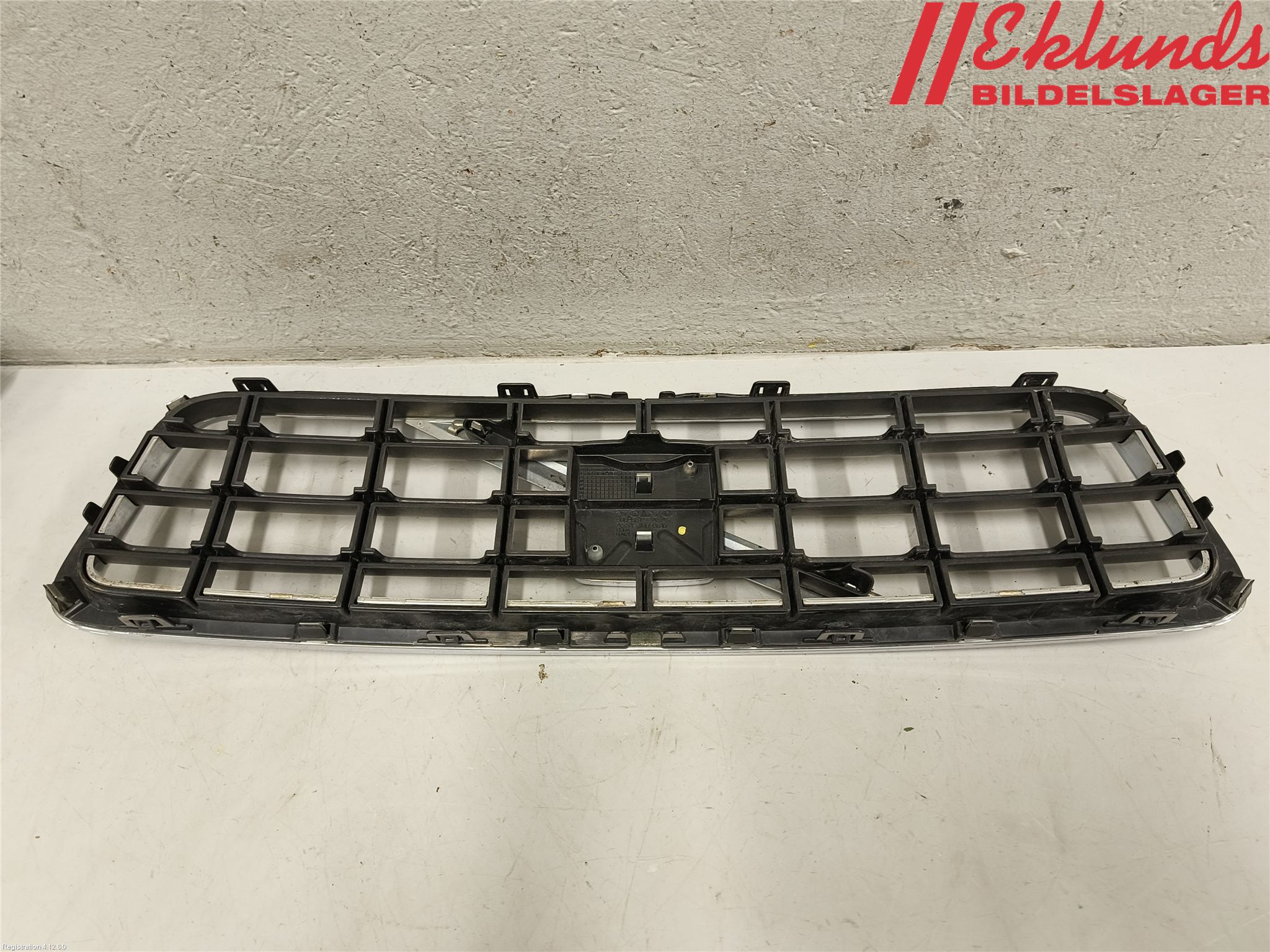 Volvo S60 05-10 Grill Komp