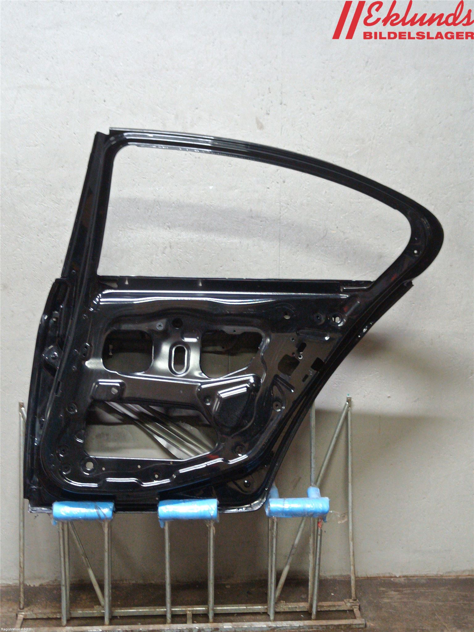 BMW 5 F10/F11/F18 09-17 Dörr Bak Höger