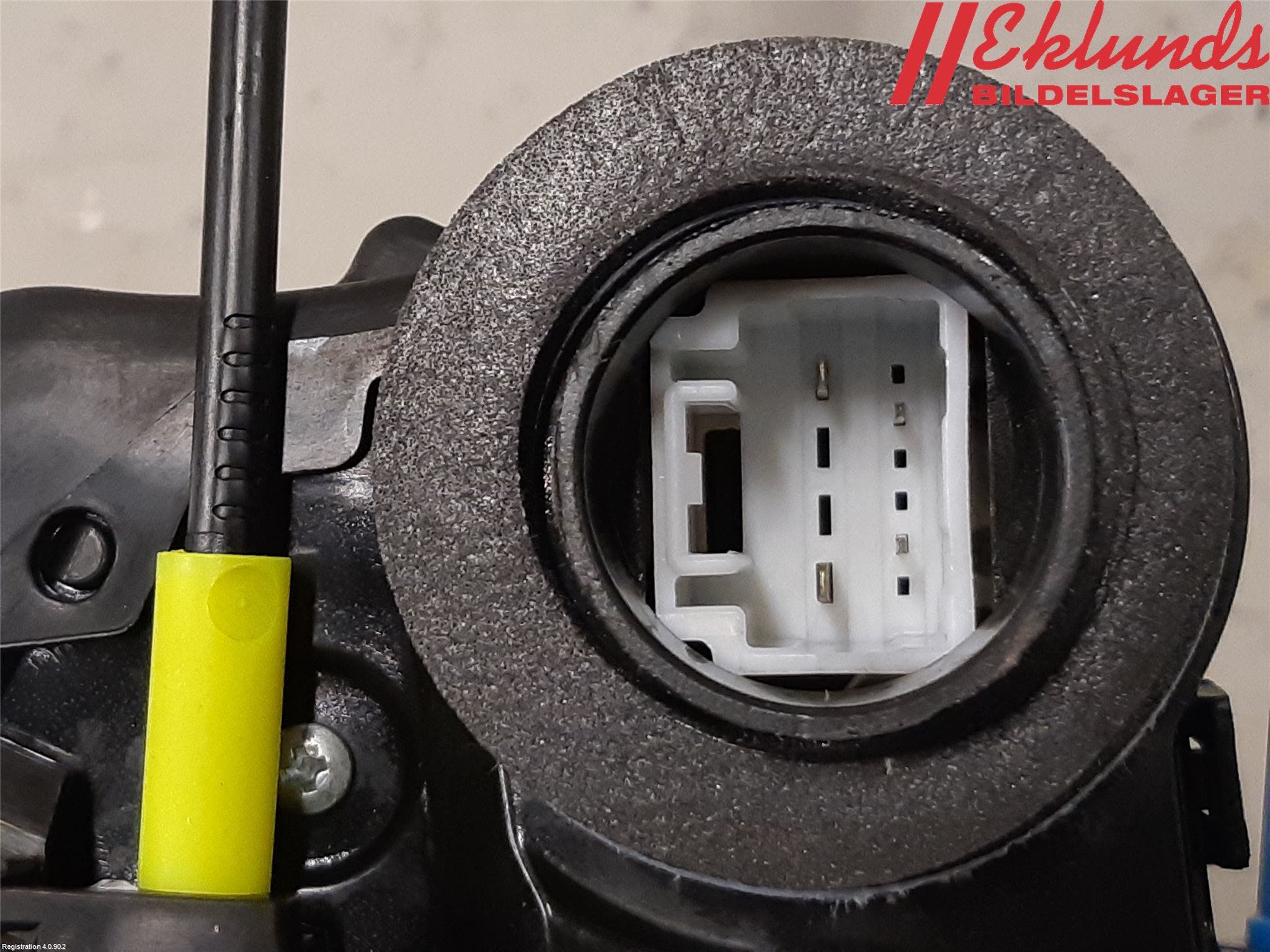 Toyota COROLLA 19- Låskista-Dörrlås