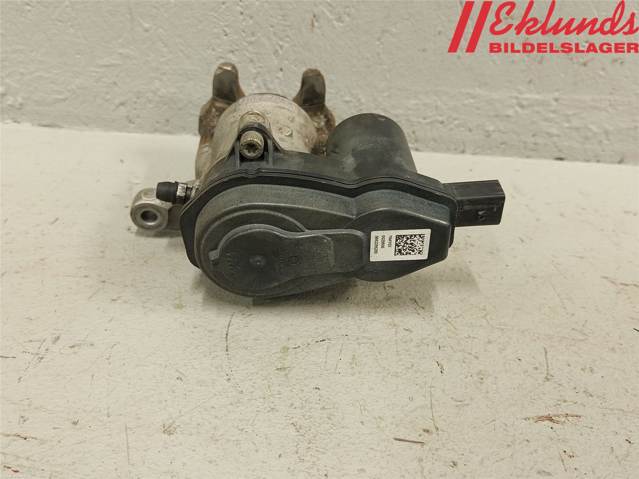 Opel CORSA F, CORSA-E 20- Bromsok Bak Vänster