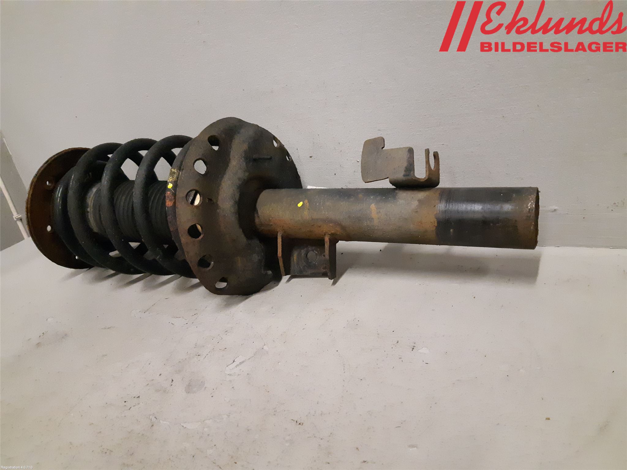 Volvo XC70 08-13 Fjäderben Fram Höger