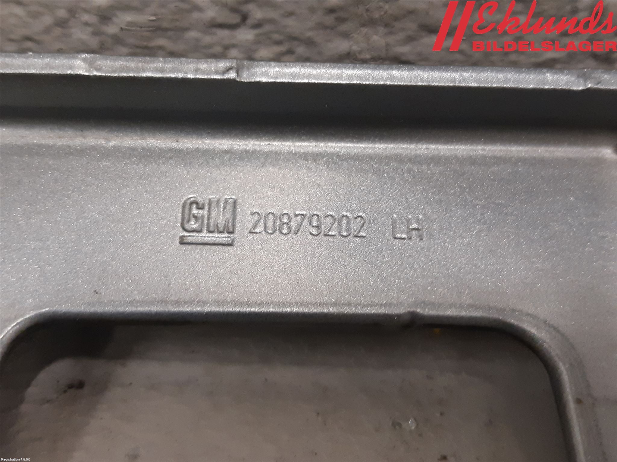 Opel ASTRA J 10-15 Huvgångjärn