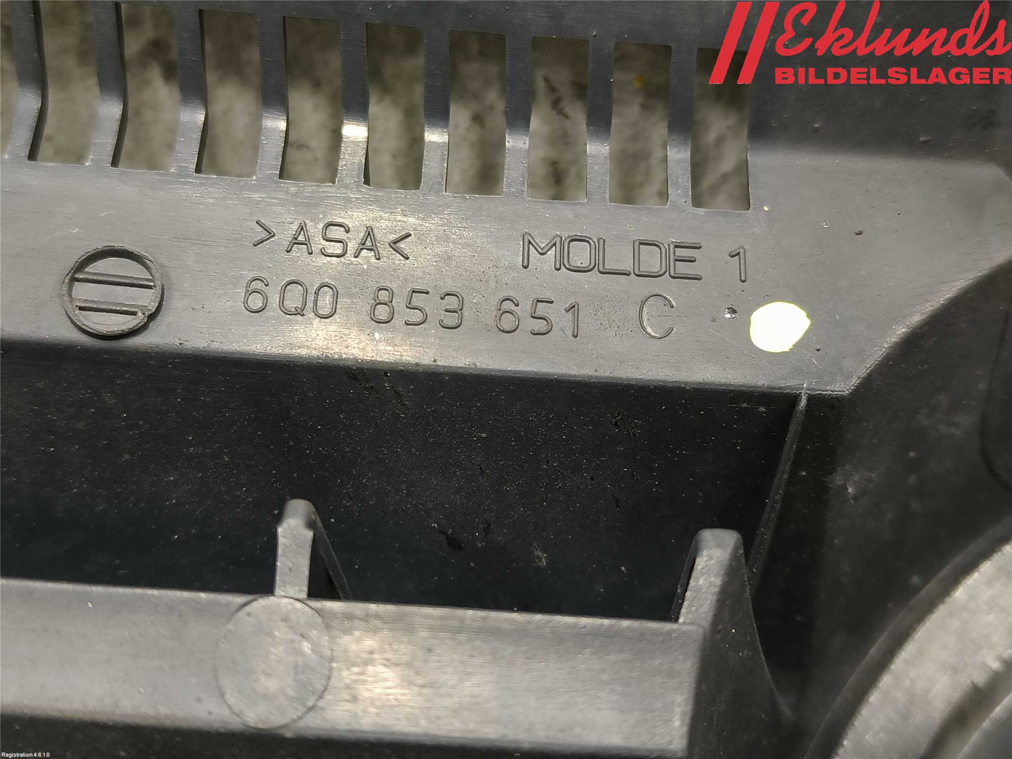 Volkswagen VW POLO 02-05 Grill Komp