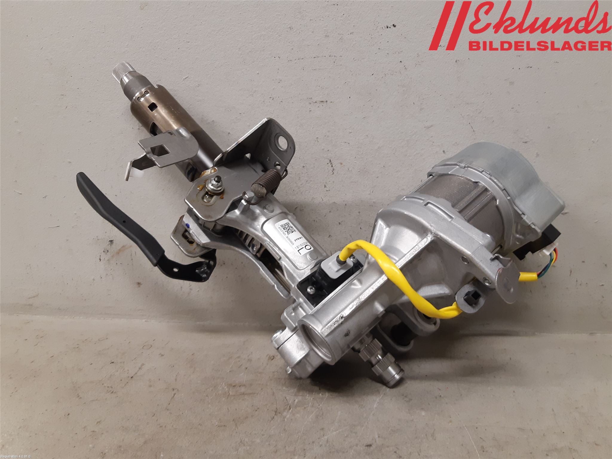 Toyota YARIS XP21 20- Rattaxelagg Med Inb Servo