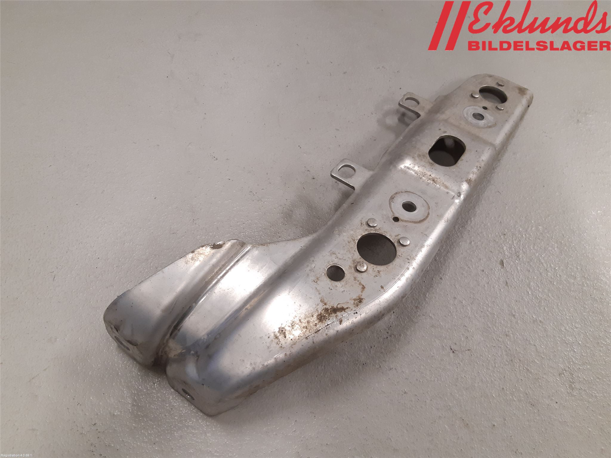 BMW 5 G30/G31/F90 17-23 Kylarfäste-Ram-Balk