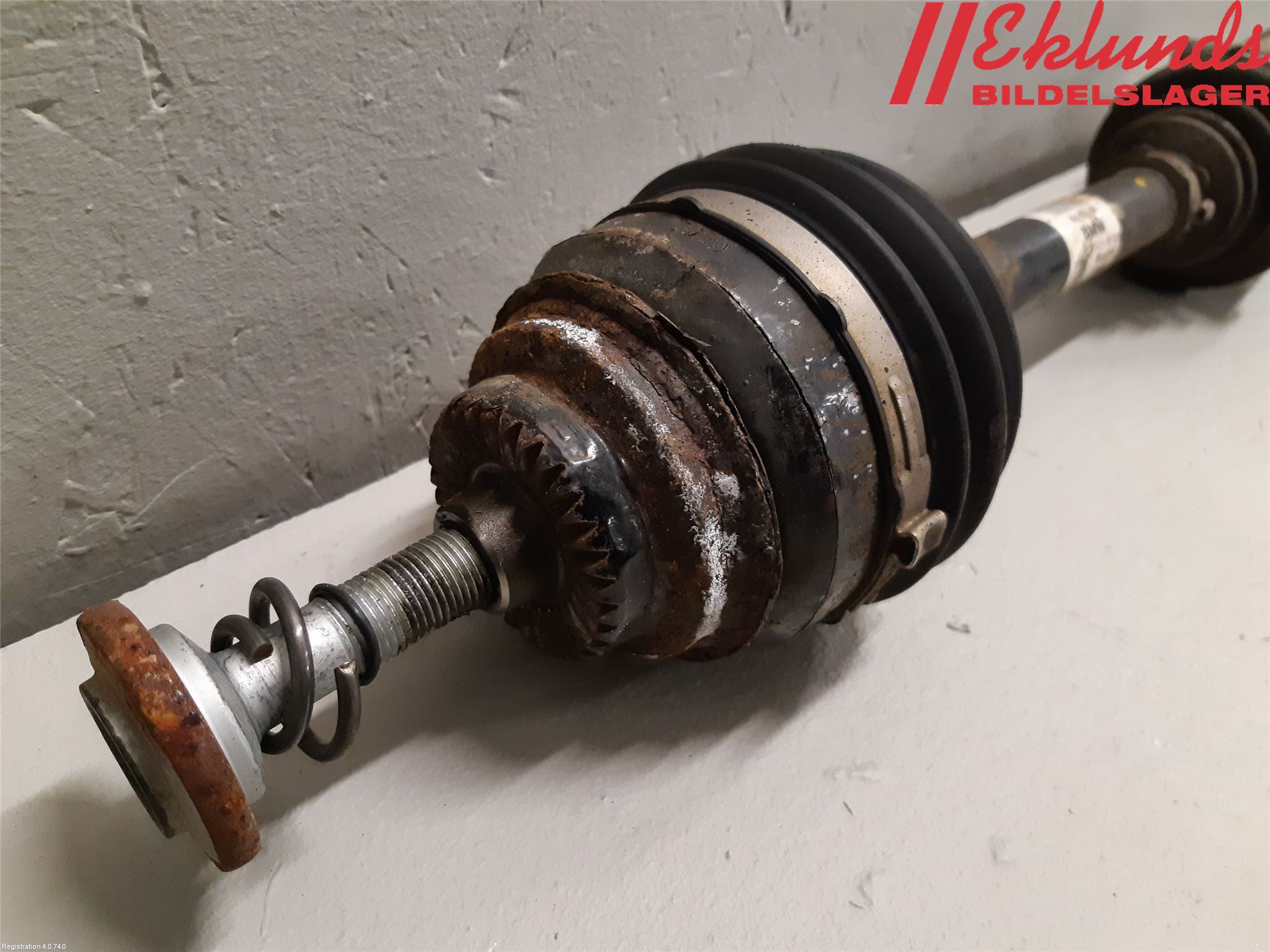 BMW X1 F48 15-22 Drivaxel Fram Höger