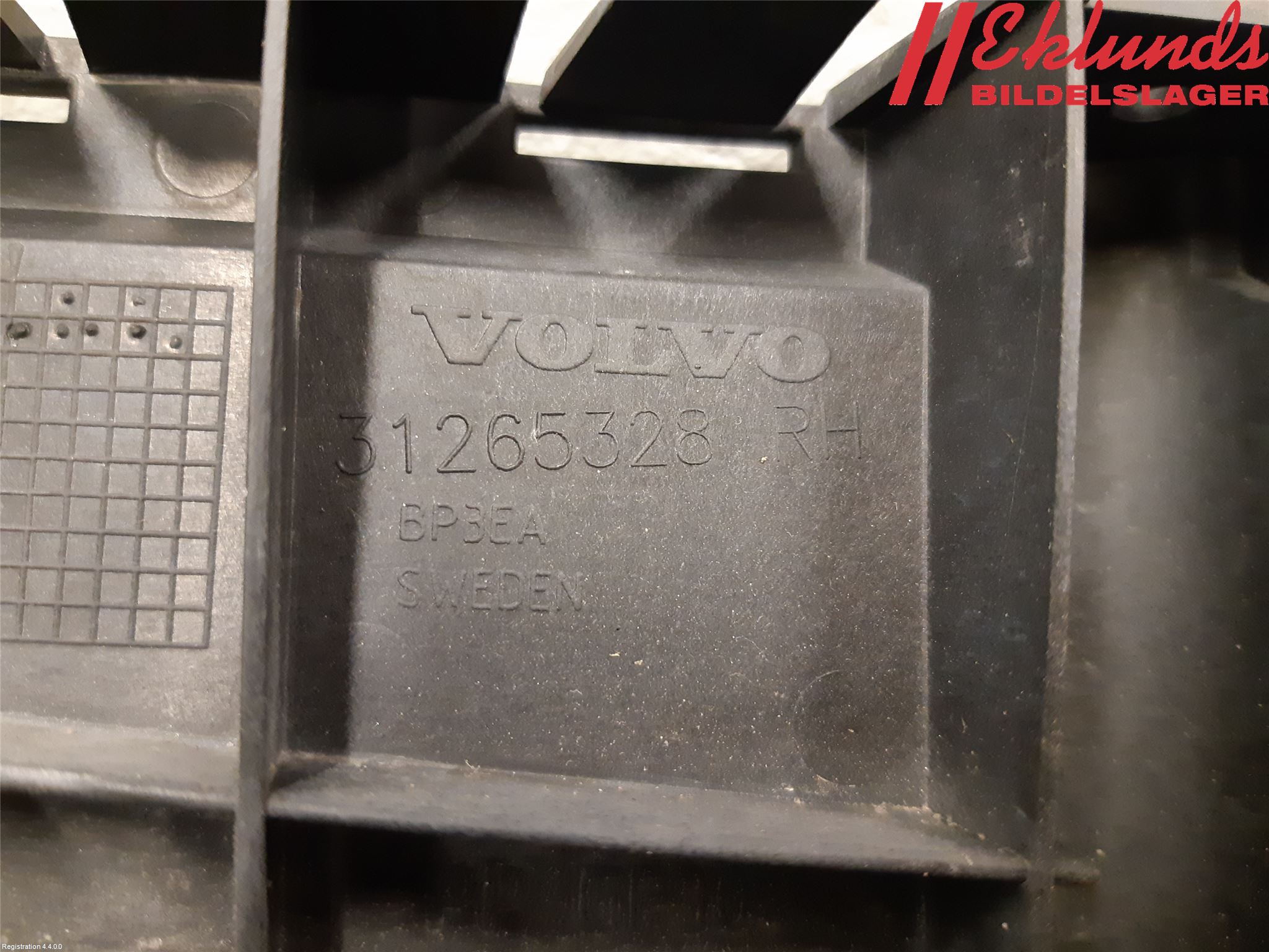 Volvo V70 08-13 Stötfångarfäste Bak Hö