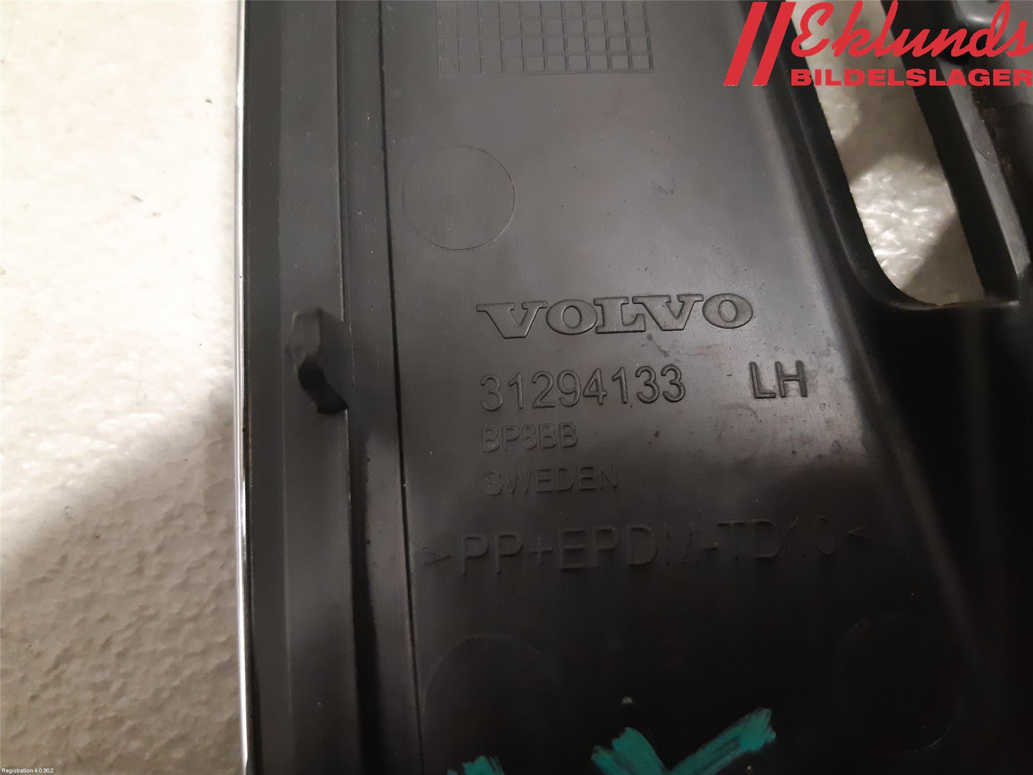 Volvo V60 11-13 Stöt Utfyllnad-List-Grill