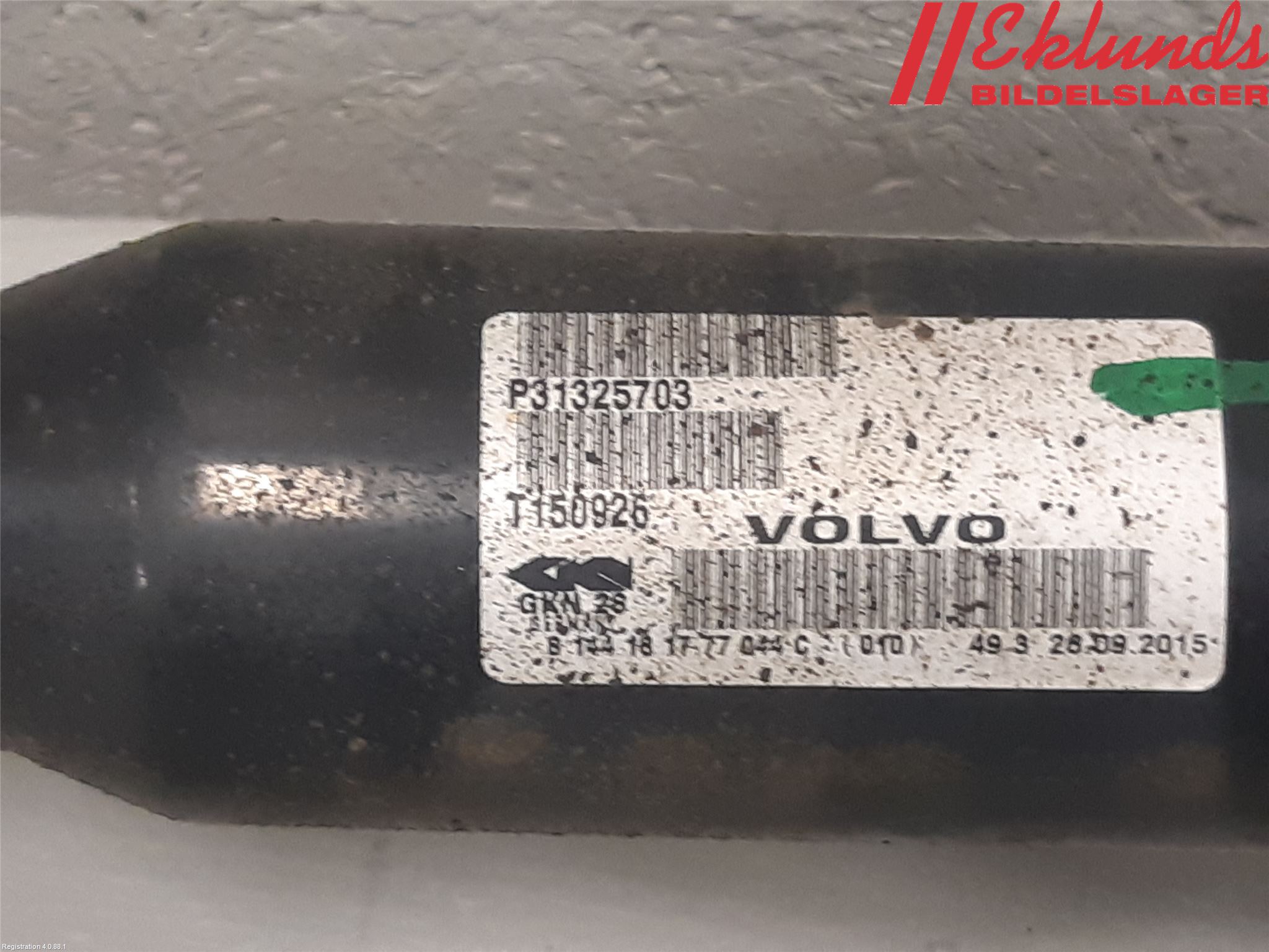 Volvo XC70 14-16 Drivaxel Fram Vänster