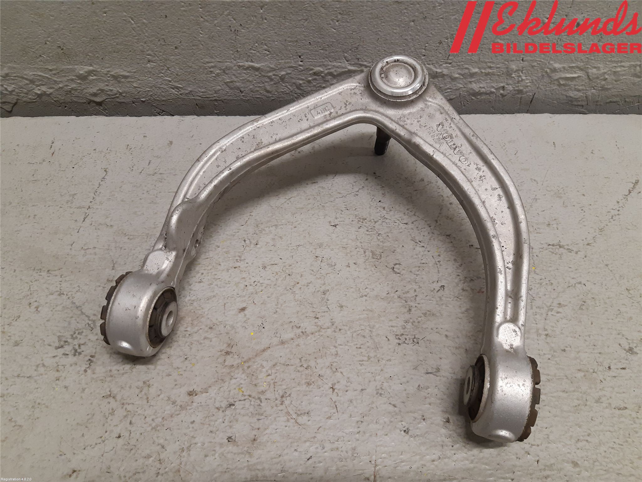 Volvo XC90/RECHARGE 16- Bärarm Fram Övre Vä