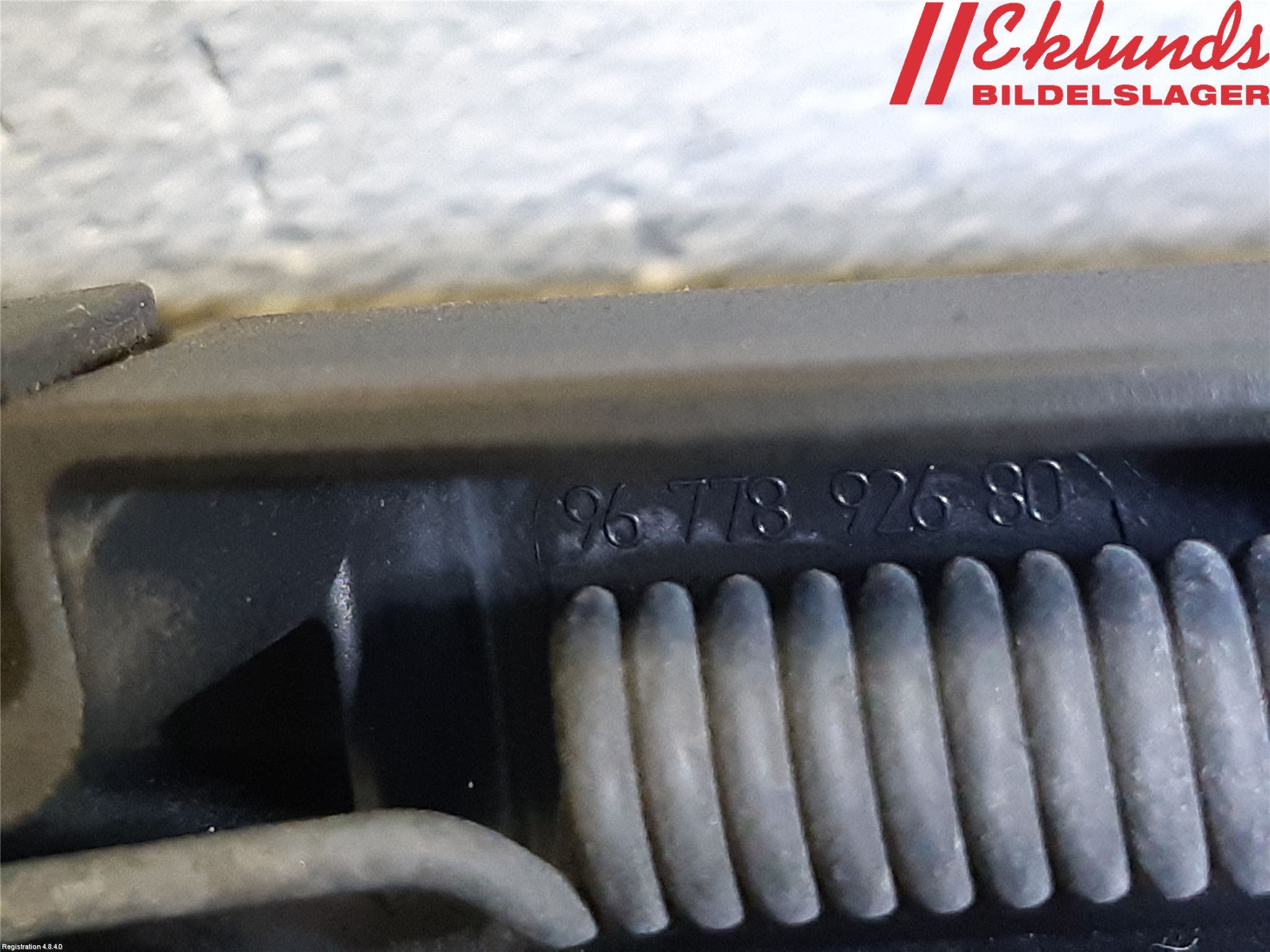 Peugeot 308 14-21 Torkararm-Bakruta