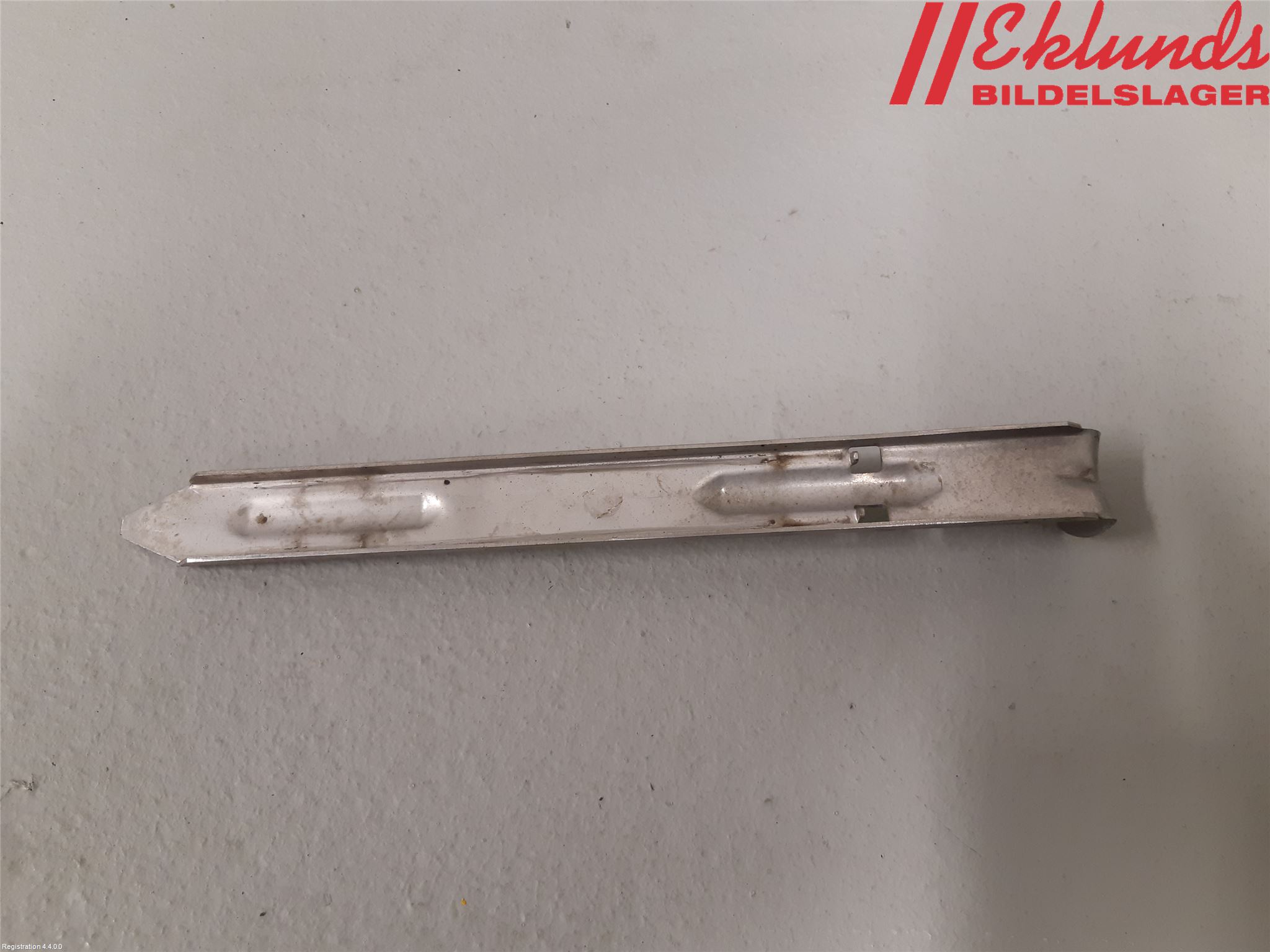 Volvo V70 08-13 Strålkast Fästsarg