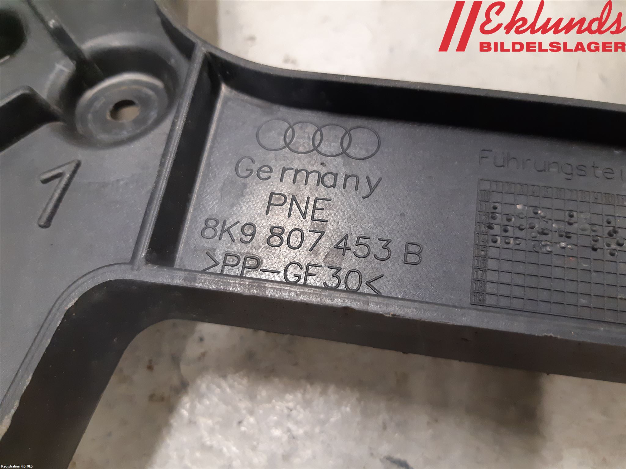 Audi A4 12-15 Stötfångarfäste Bak Vä