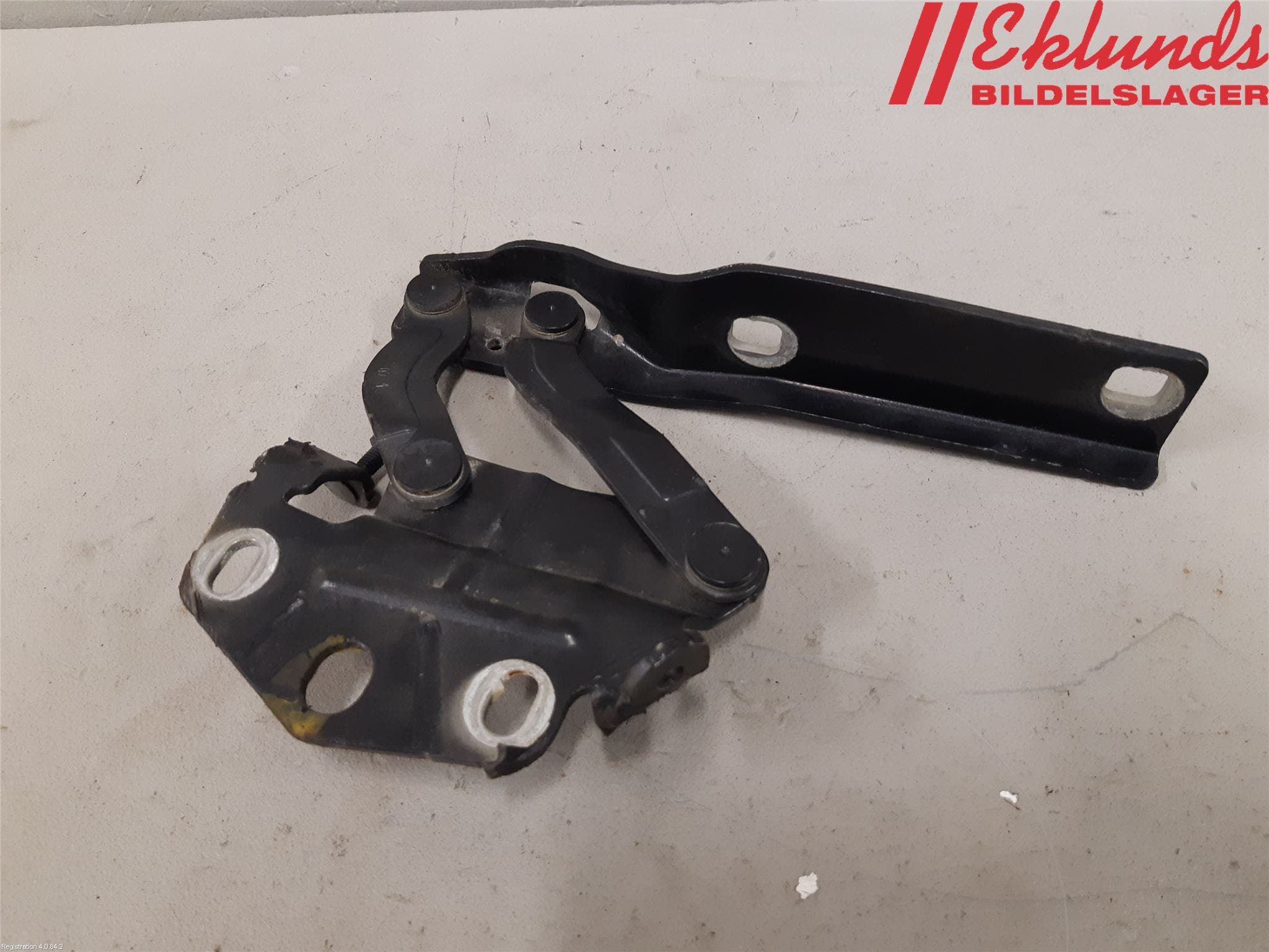 Volkswagen VW PASSAT 05-11 Huvgångjärn