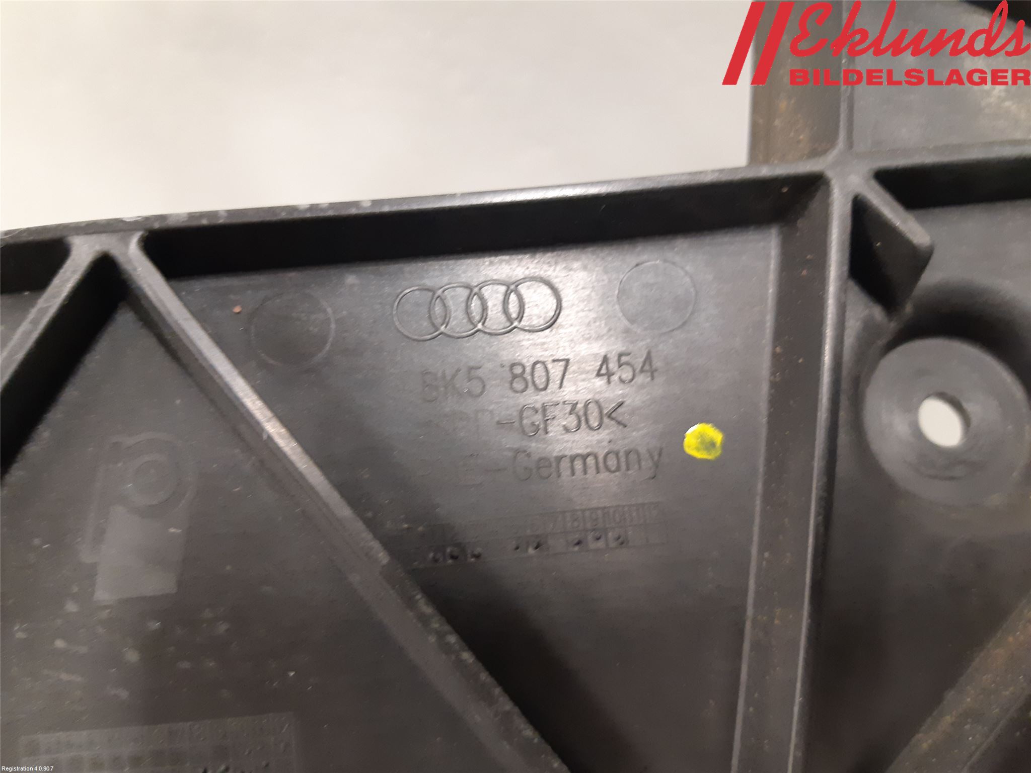 Audi A4/S4 08-11 Stötfångarfäste Bak Hö