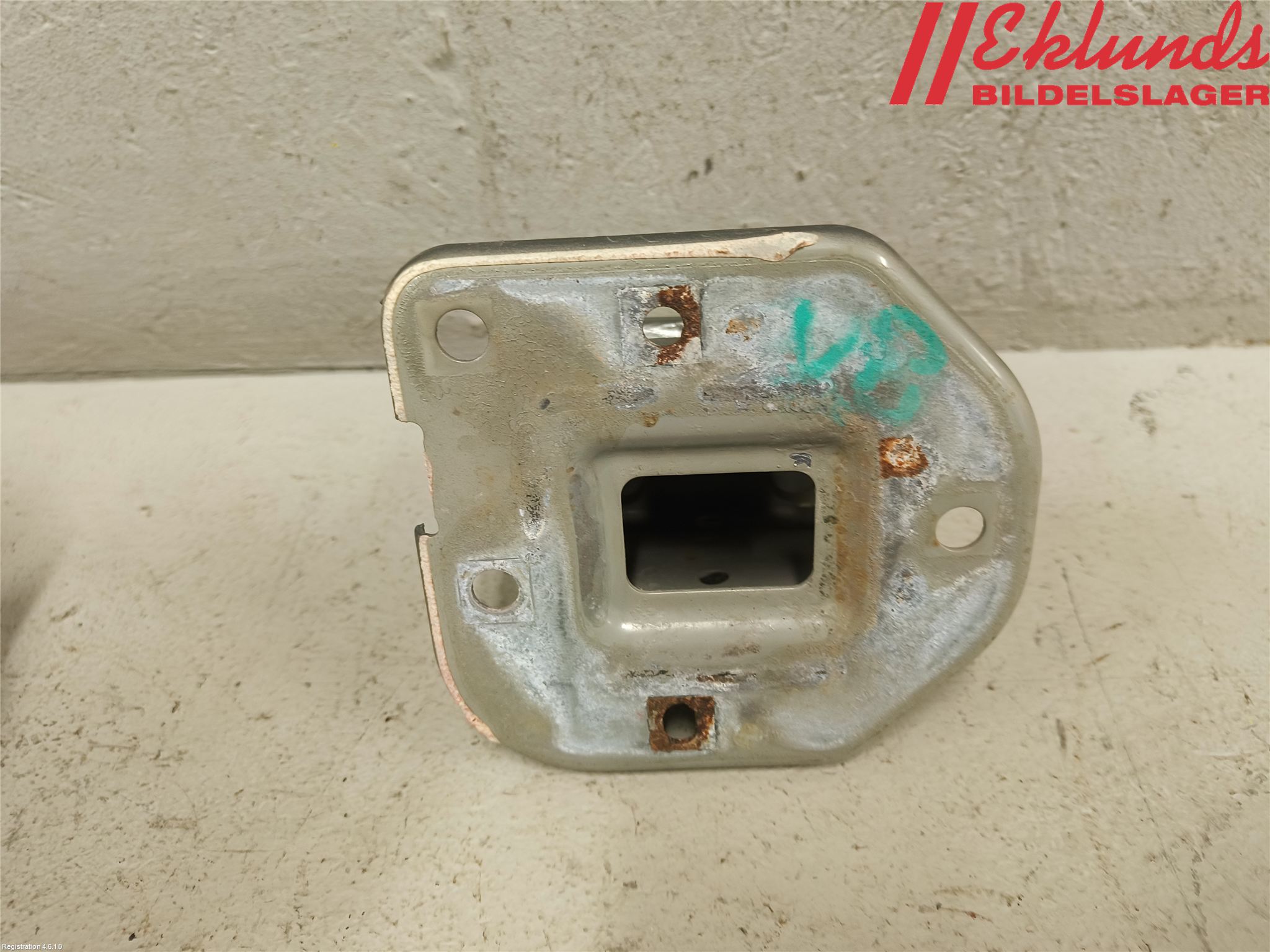 Nissan QASHQAI 14-17 Stötfångarbärjärn Bak