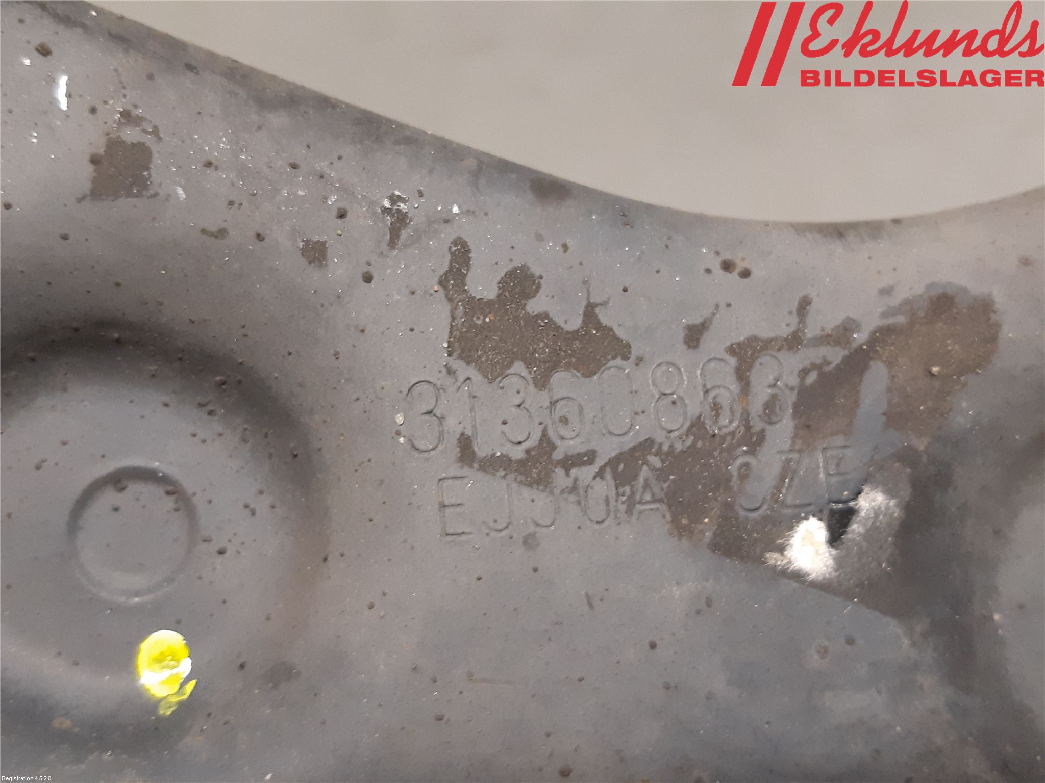 Volvo V90 17->> Bärarm Bak Övre Höger