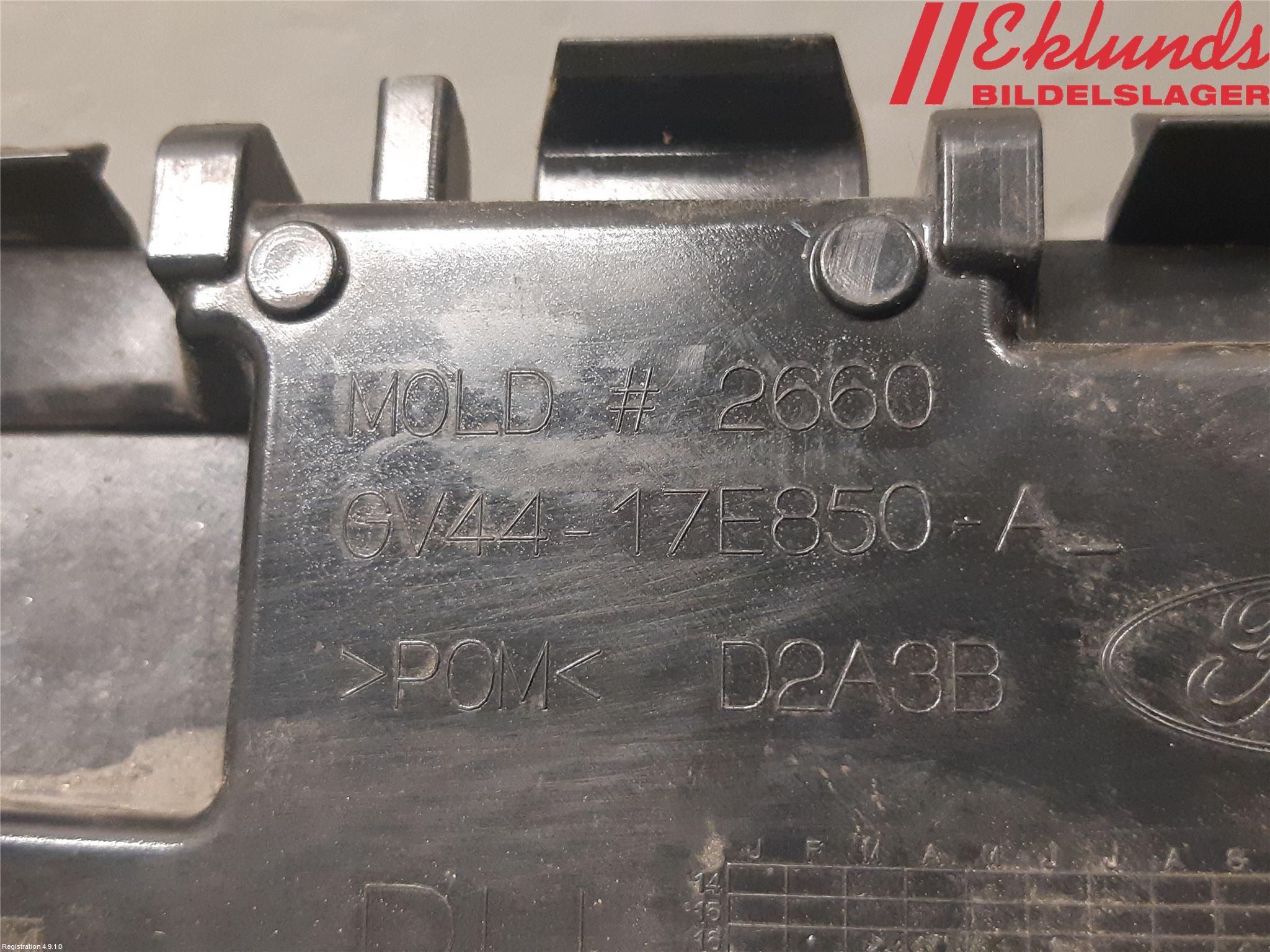 Ford KUGA 17-19 Stötfångarfäste Bak Hö