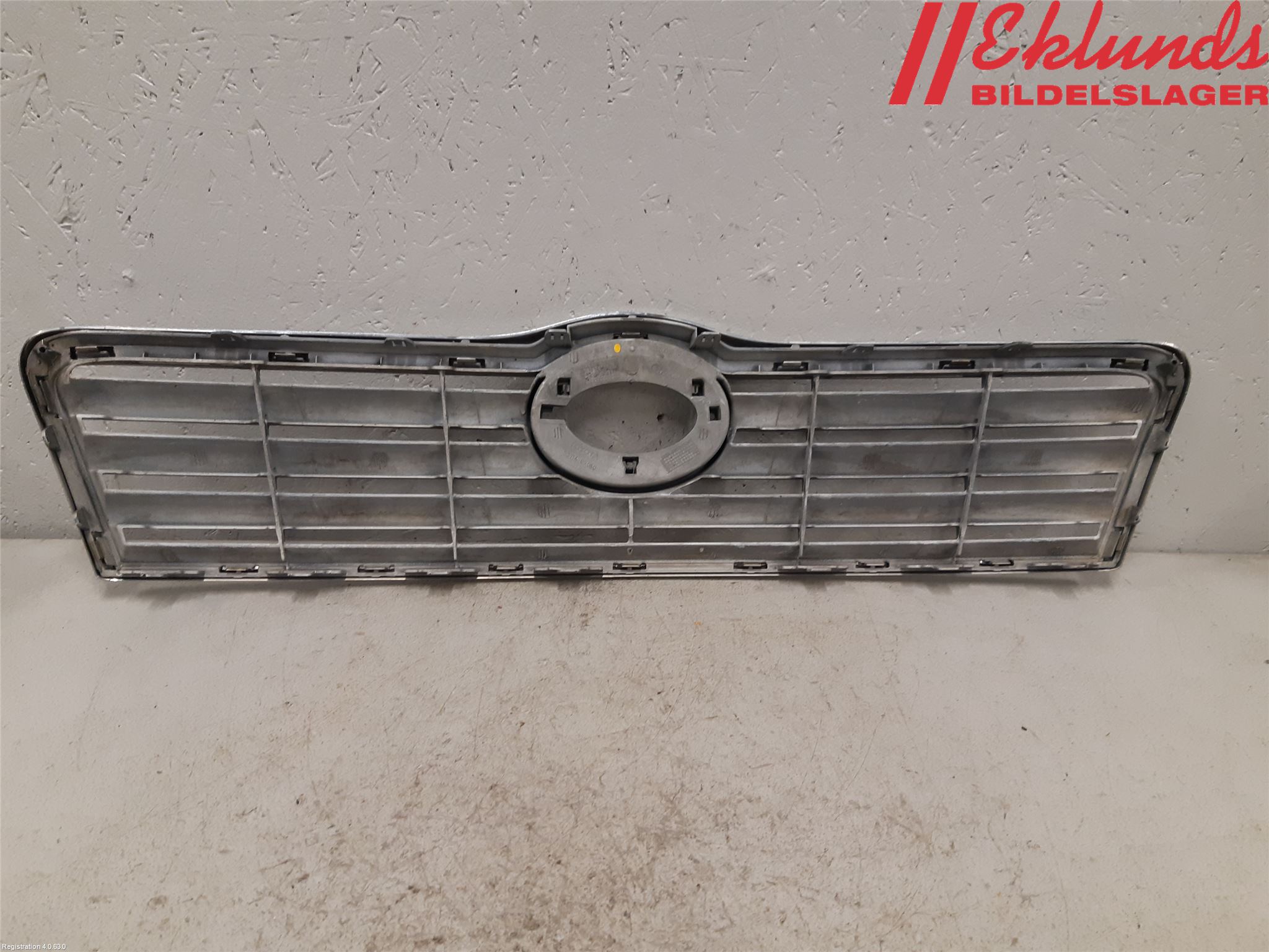 Toyota AVENSIS 03-06 Grill Komp