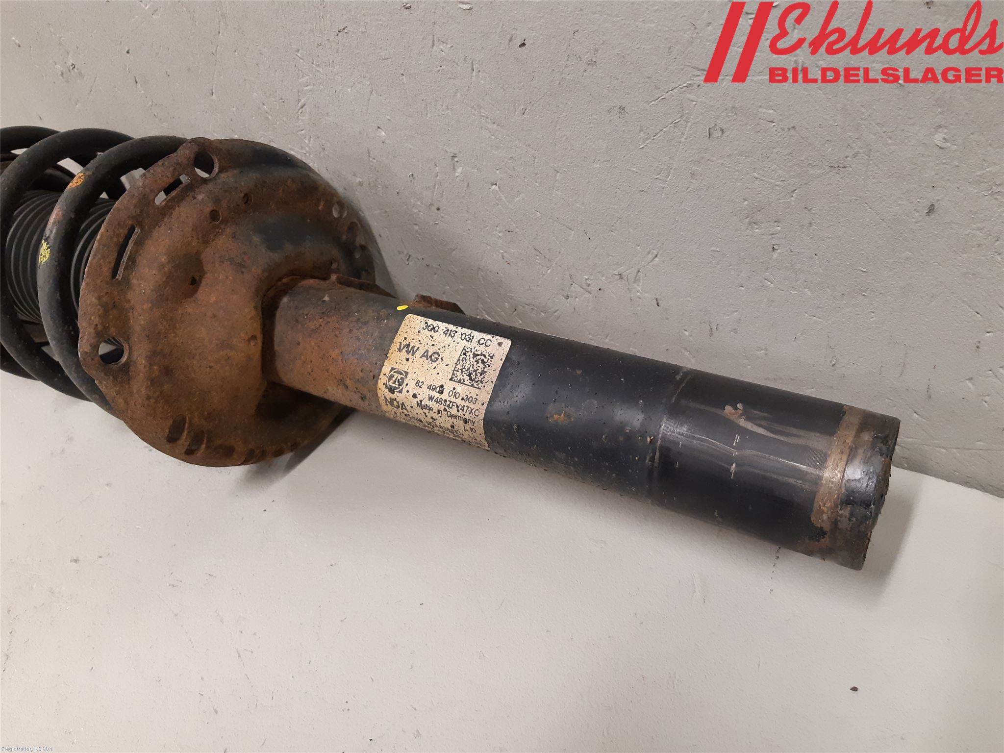Volkswagen VW PASSAT 15-19 Fjäderben Fram Höger