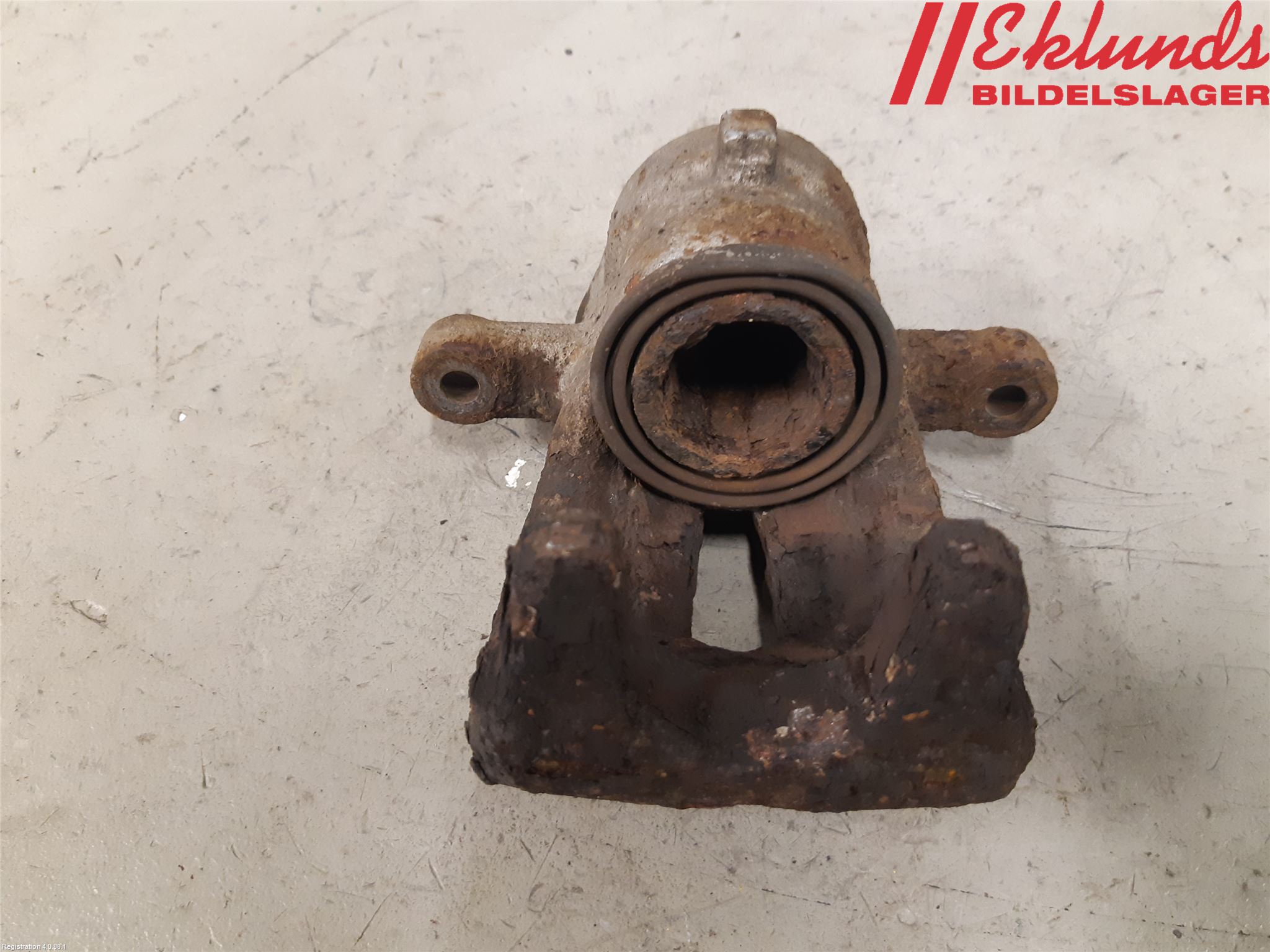 BMW 1 E87/81 5D/3D 03-11 Bromsok Bak Vänster