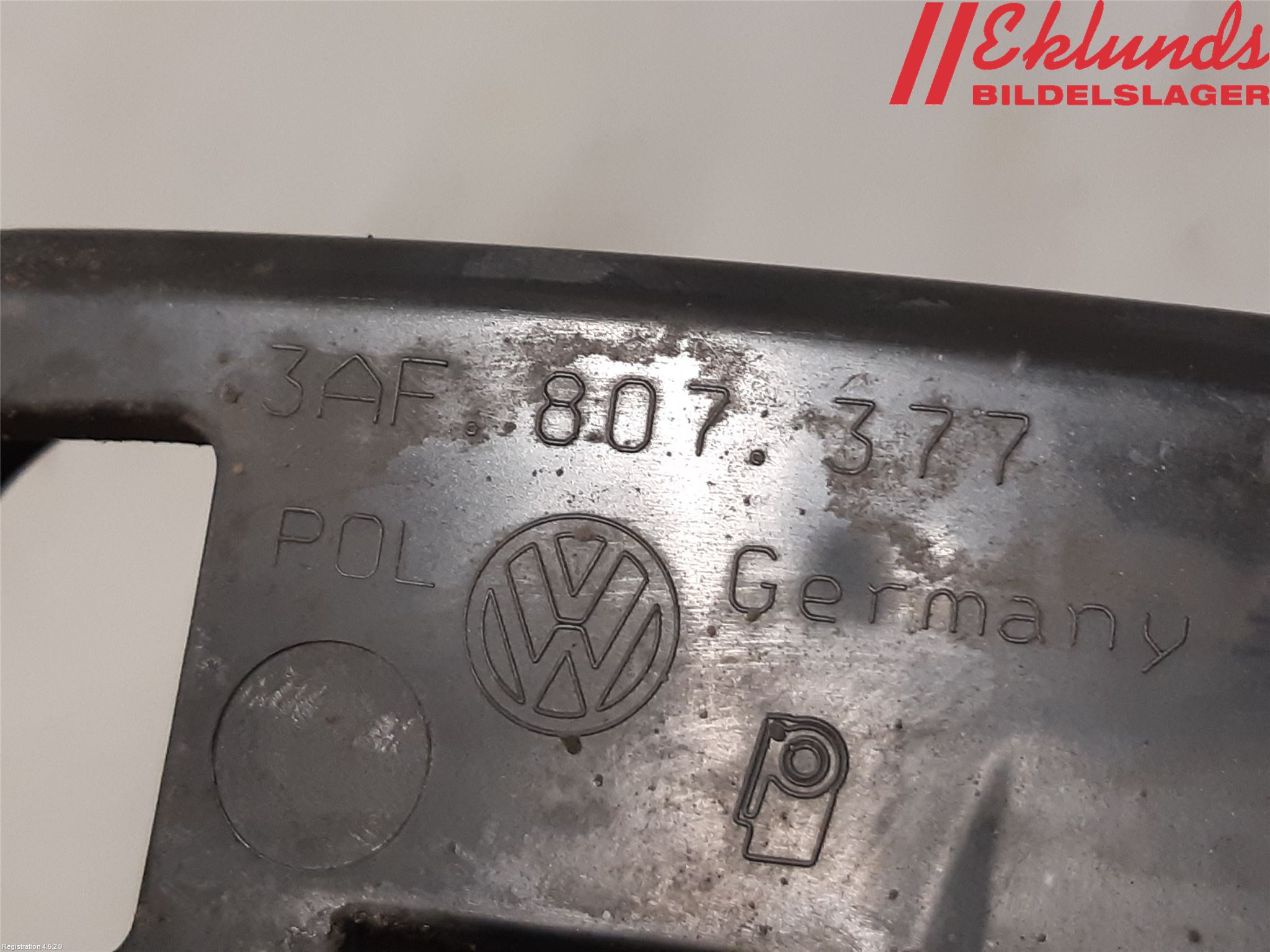 Volkswagen VW PASSAT 11-14 Stötfångarfäste Bak Vä