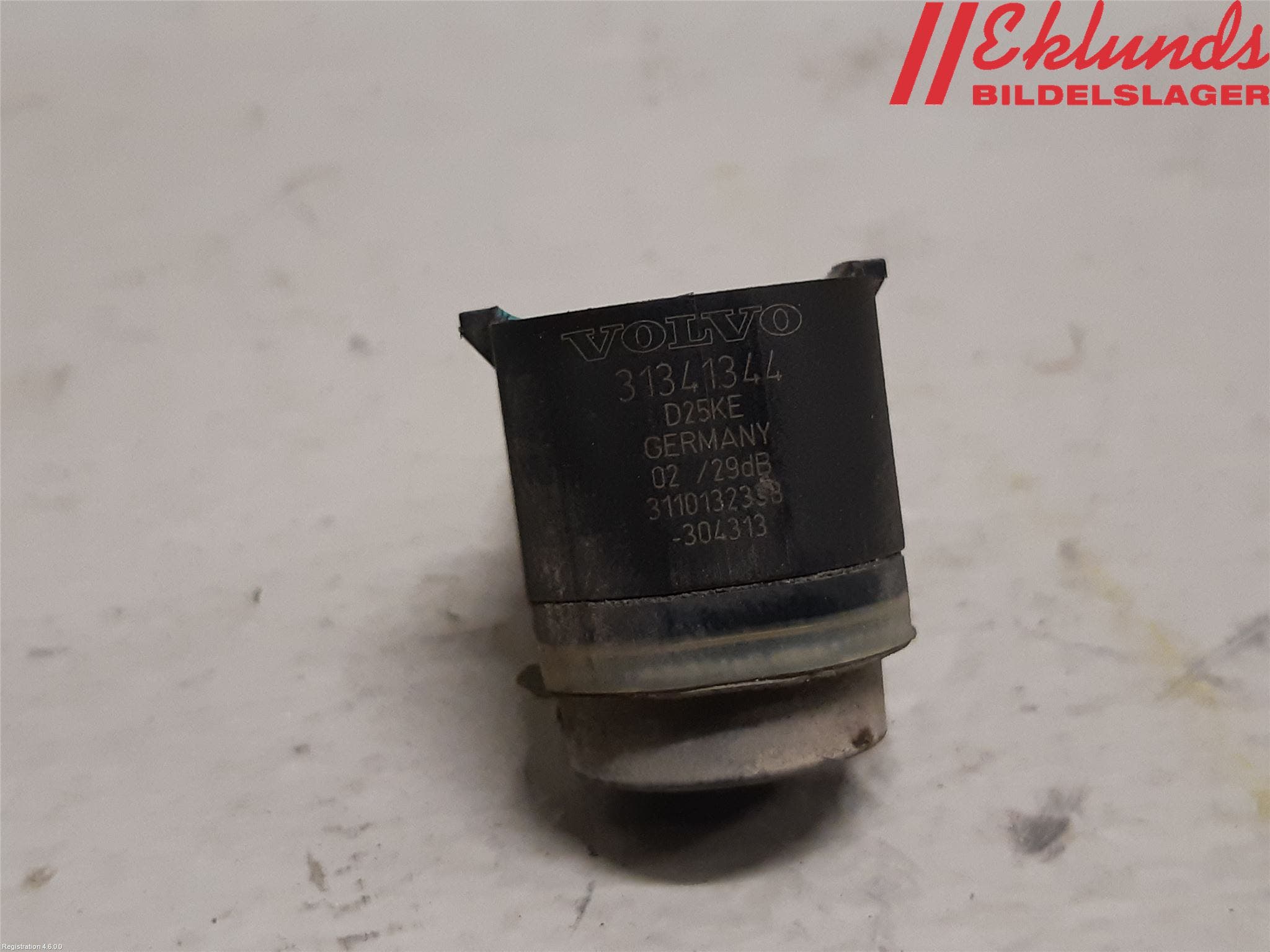 Volvo V40 CROSS COUNTRY 13-19 Parkeringshjälp Backsensor