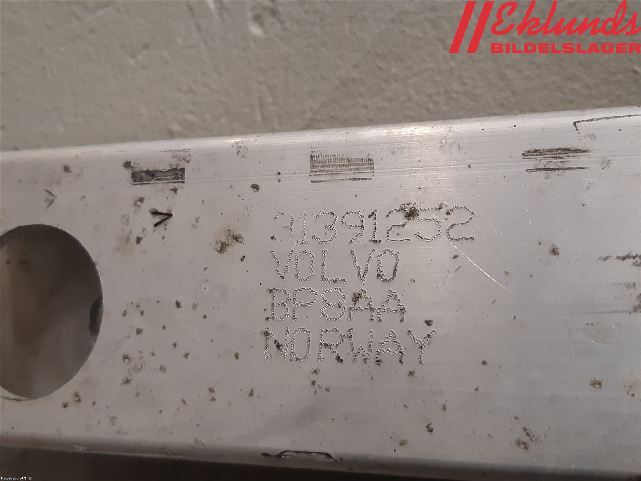 Volvo V90 17->> Frontplåt