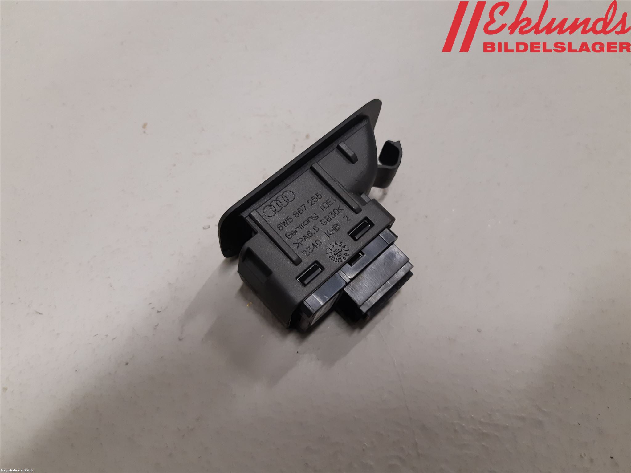 Audi A6 F2/C8 19- Strömställare Dragkrok