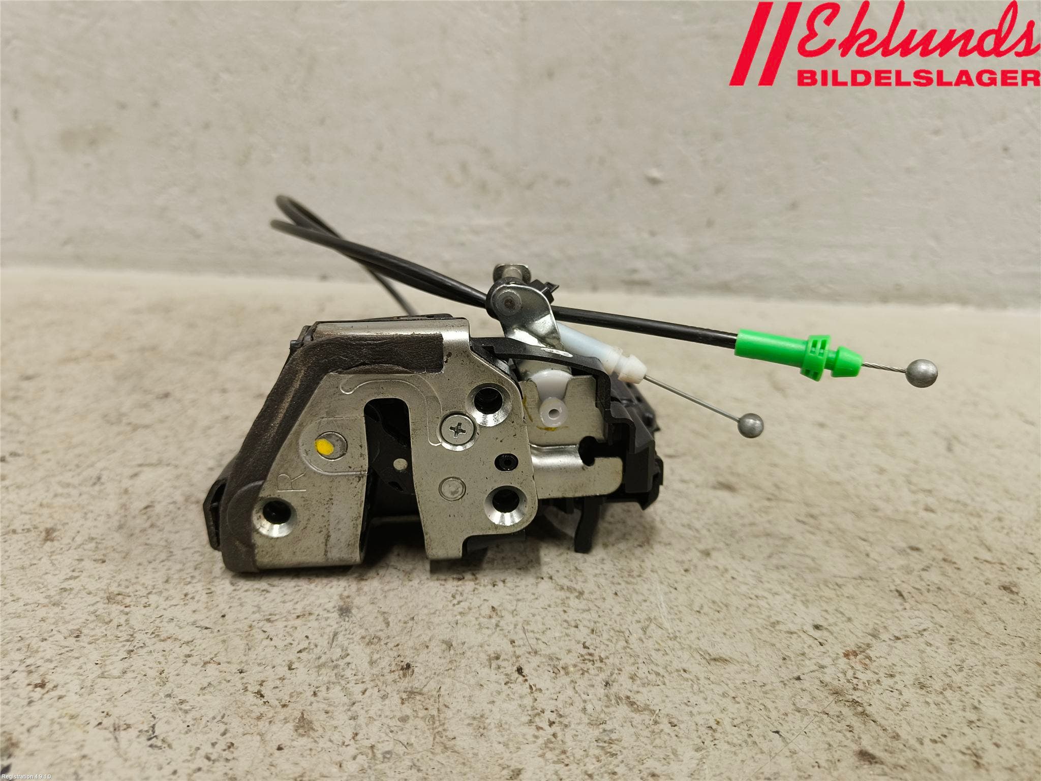 Toyota AURIS 13-19 Låskista-Dörrlås