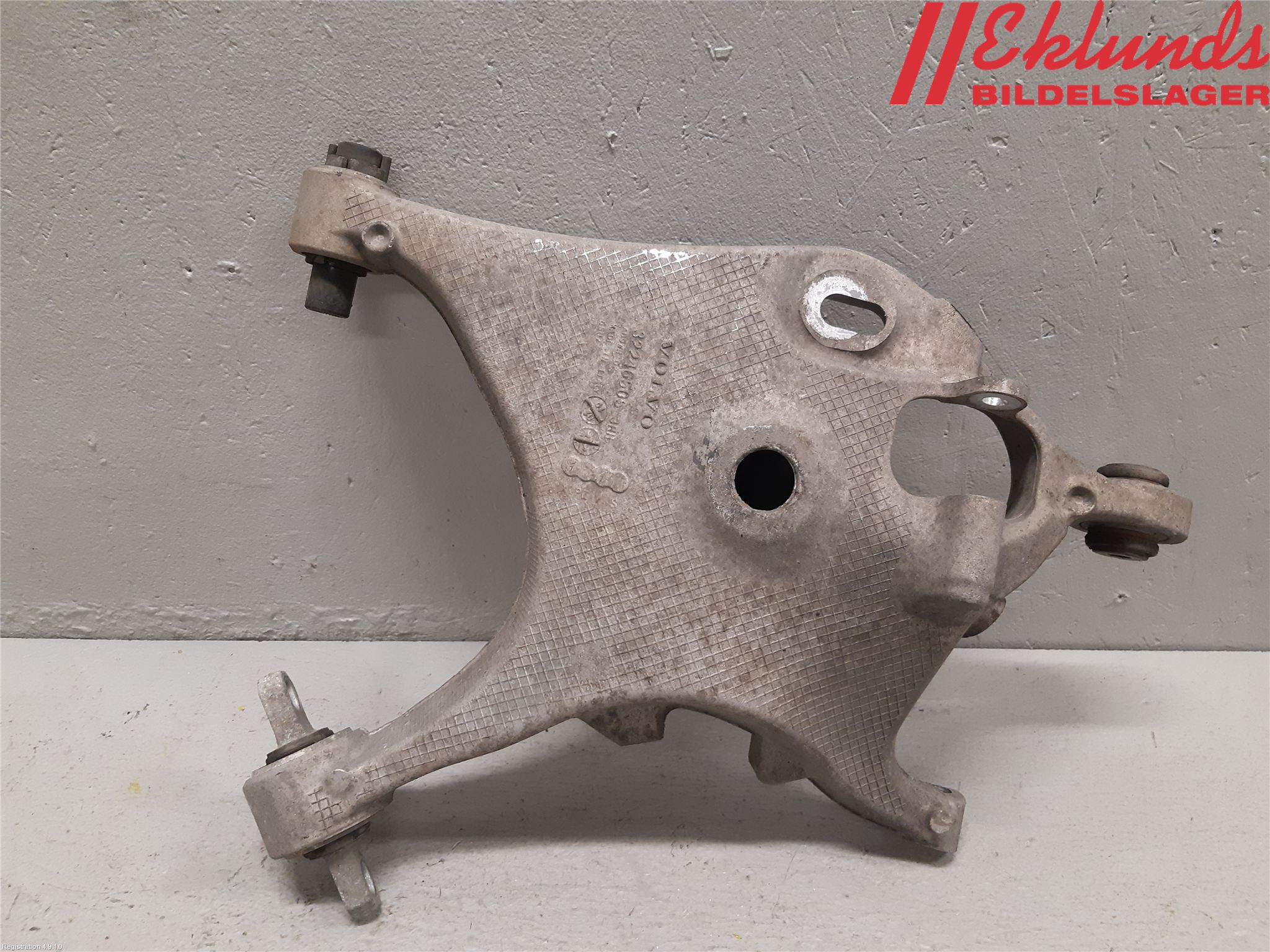 Volvo V60 19- Bärarm Bak Höger