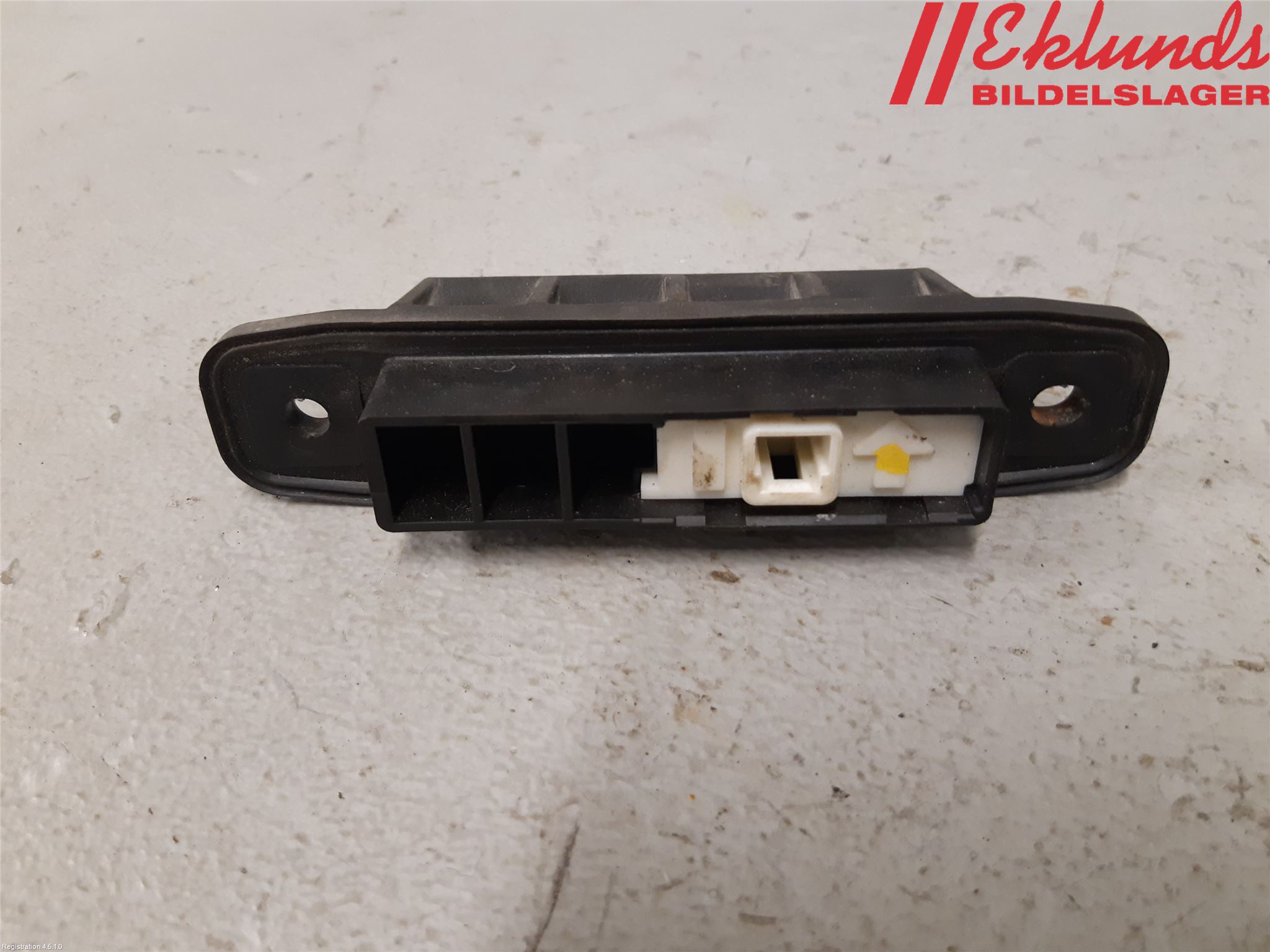 Toyota YARIS XP130 12-14 Bakluckehandtag