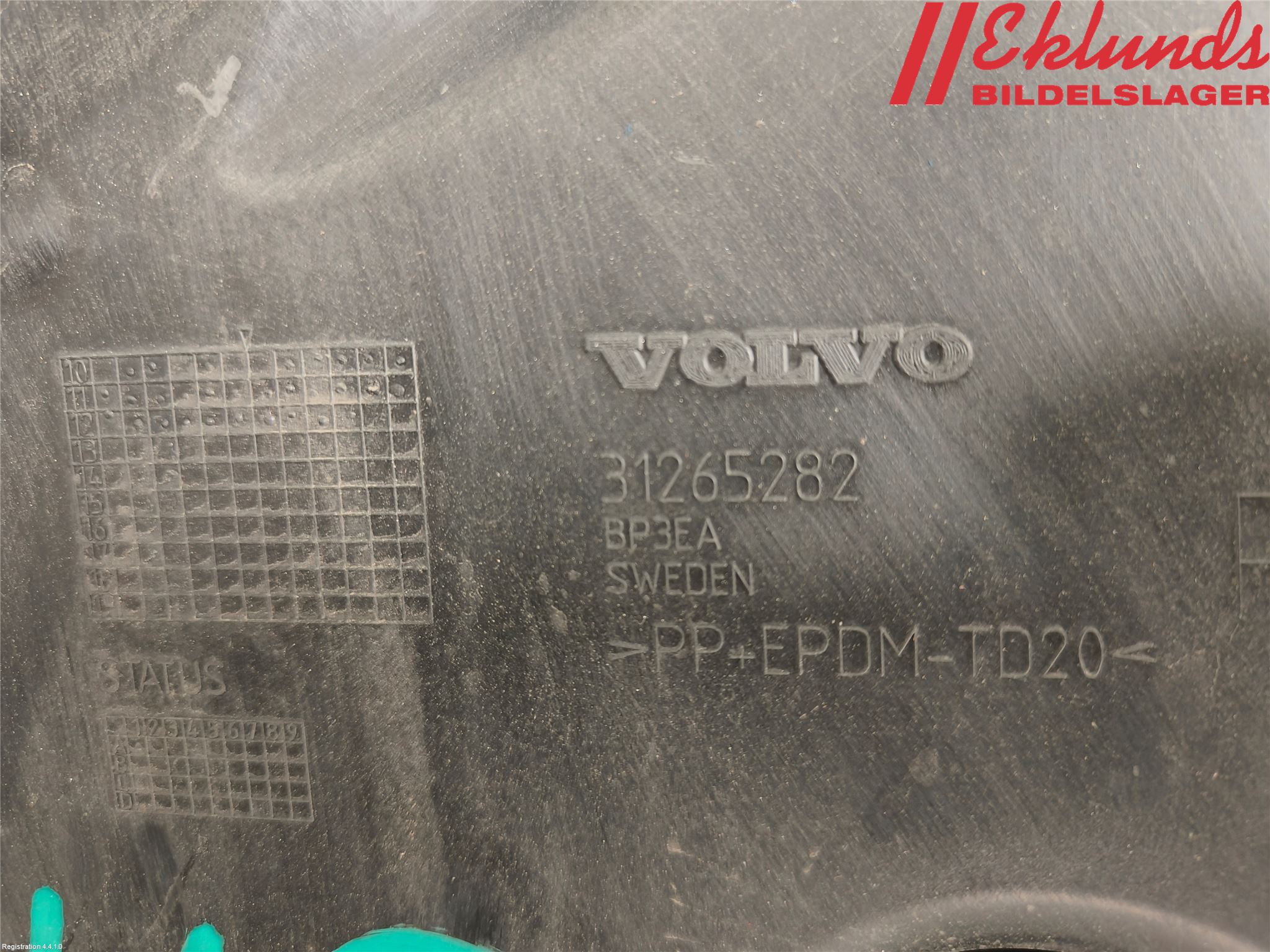 Volvo V60 11-13 Stötfångarfäste Bak Hö