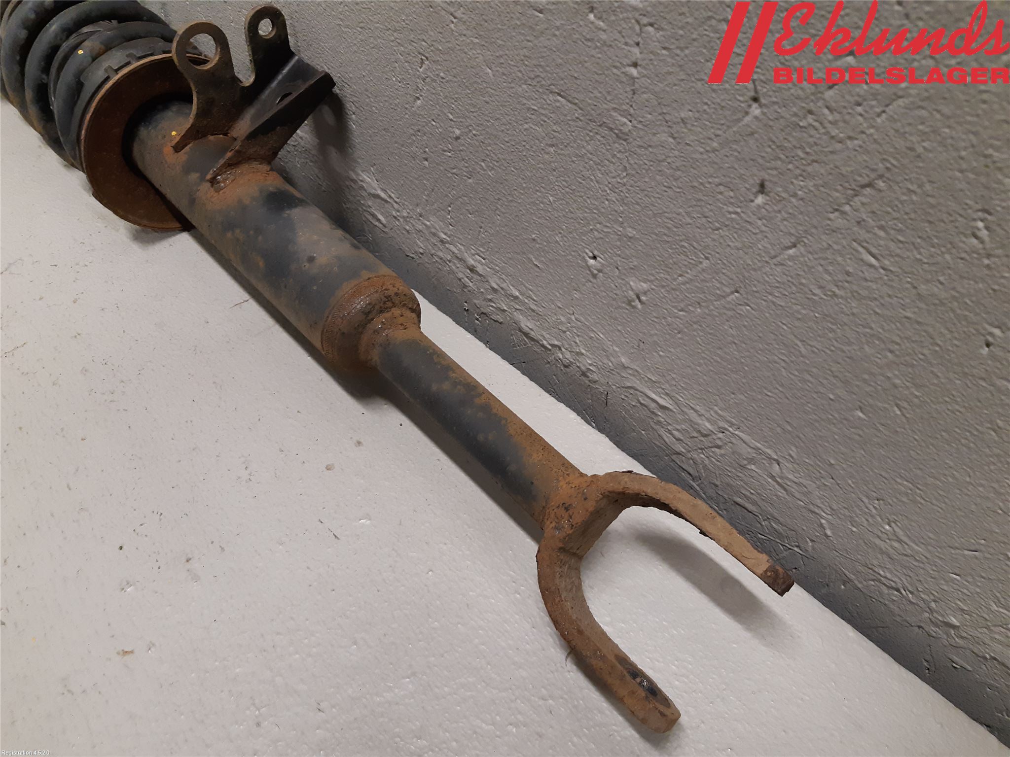 BMW 5 F10/F11/F18 09-17 Fjäderben Fram Höger