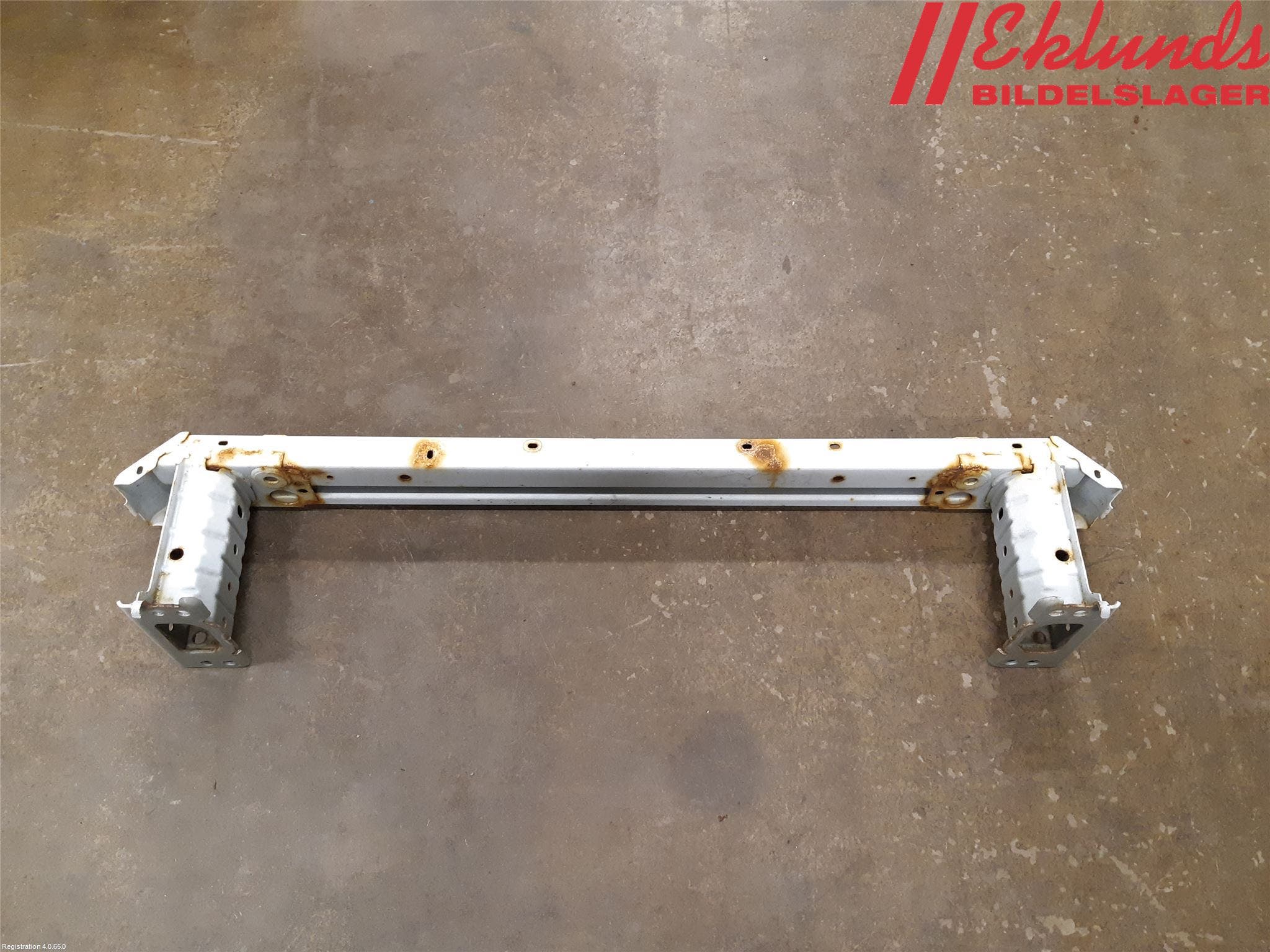 Toyota AVENSIS 09-15 Stötfångarbalk Fram