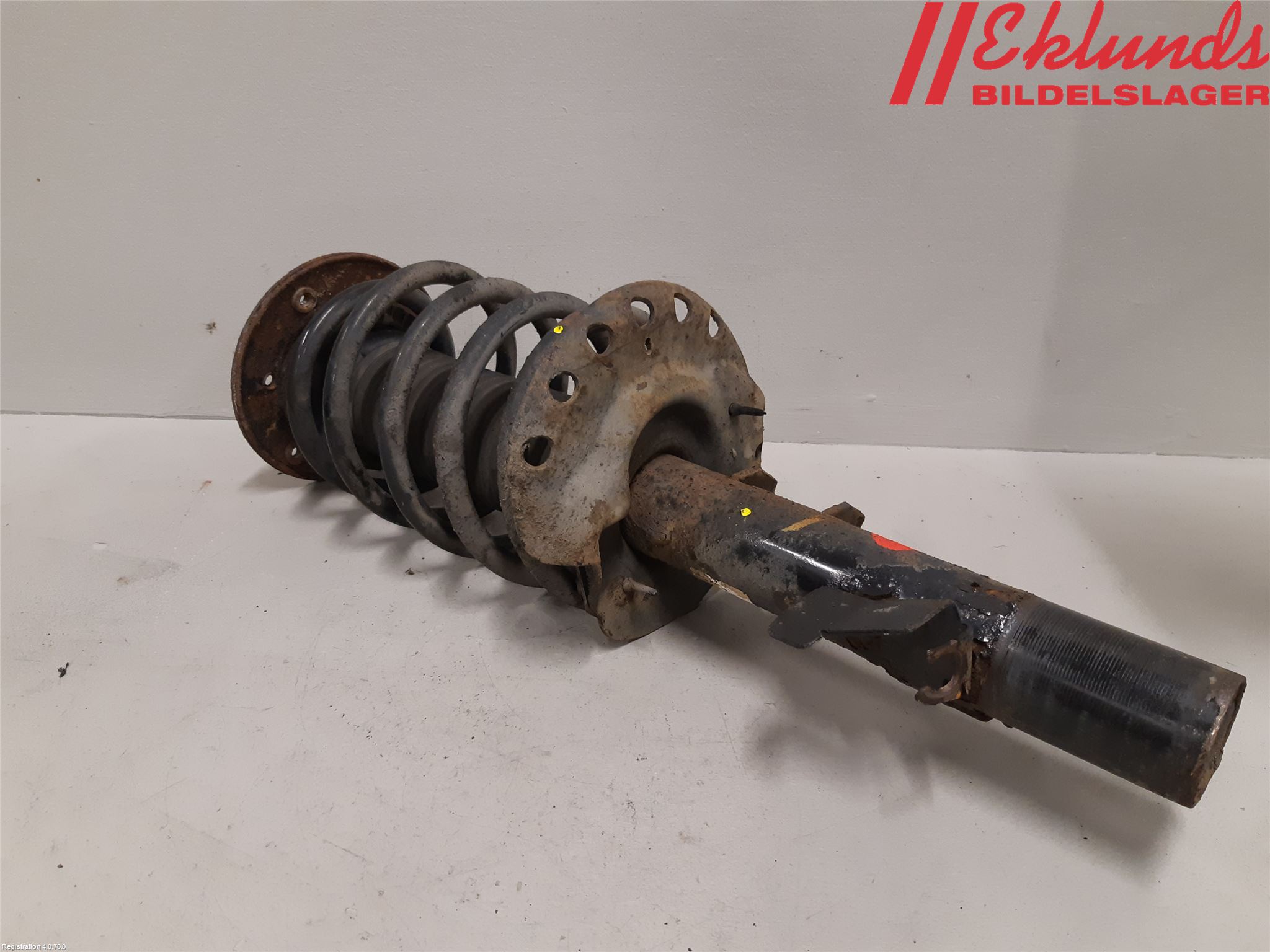 Volvo XC70 08-13 Fjäderben Fram Vänster