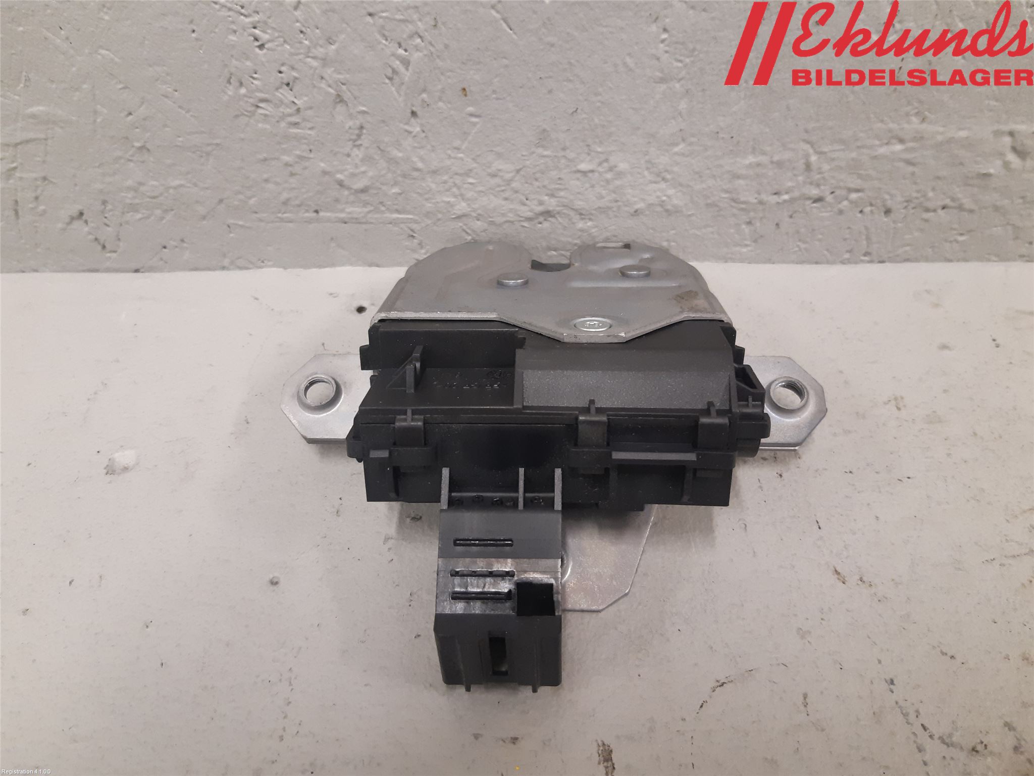 Volvo V40 12-19 Låskista Baklucka