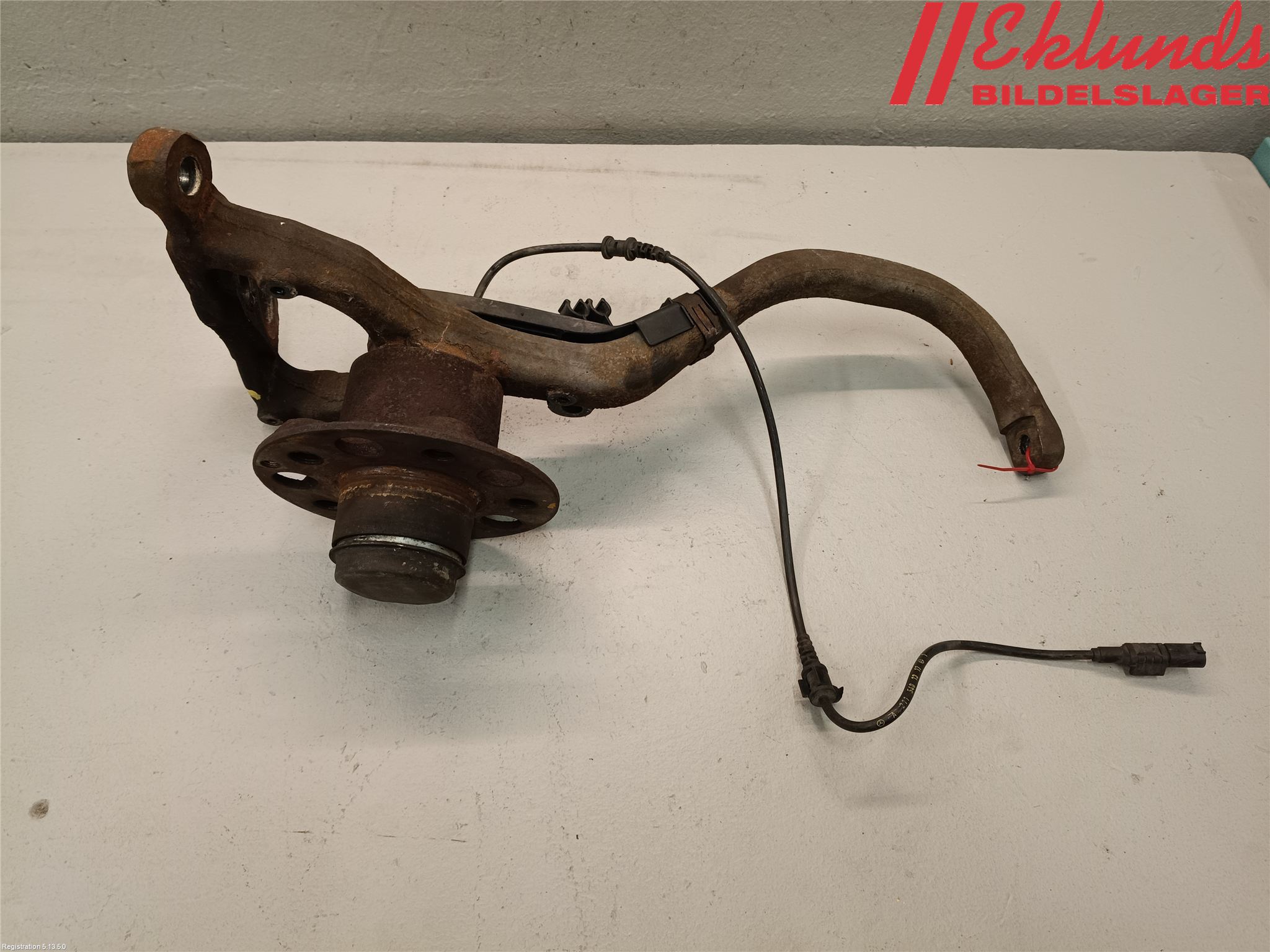 Mercedes-Benz MB E-KLASS (W211) 02-09 Styrspindel Lagerhus Vä
