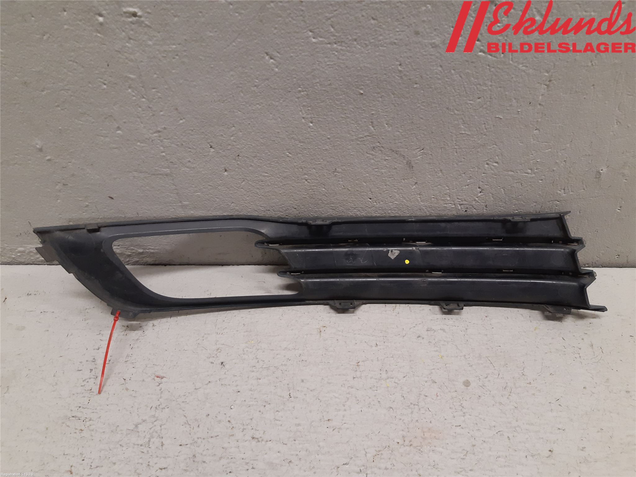 Volvo V70 14-16 Dimljussarg Fram
