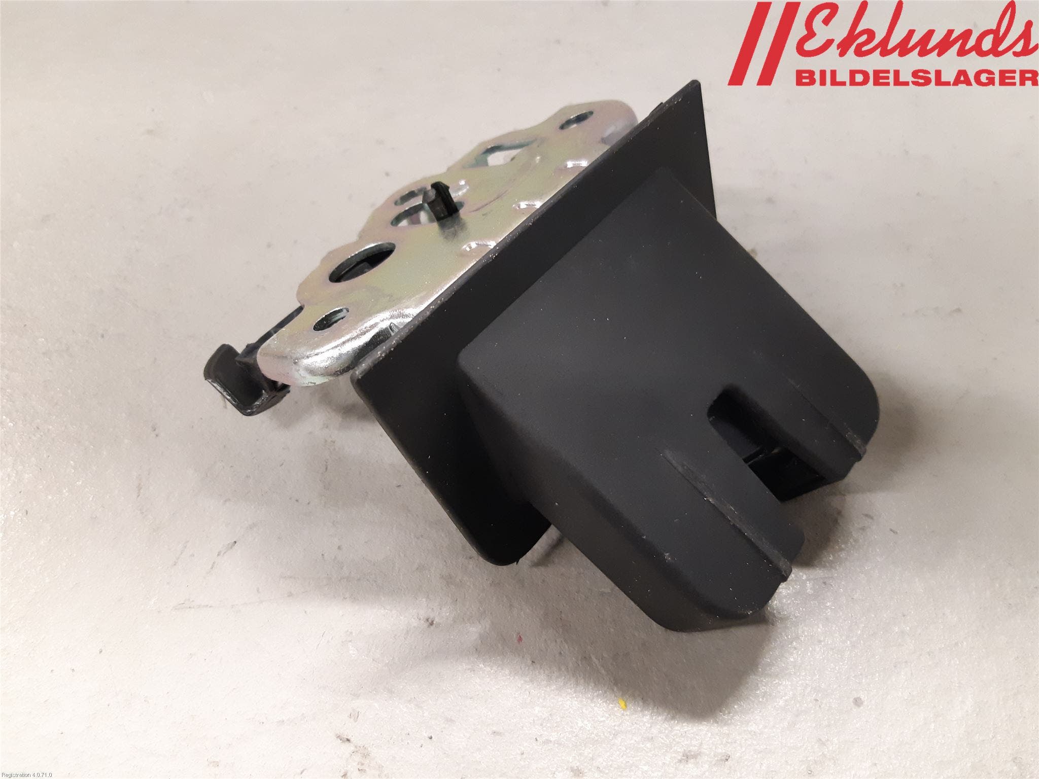 Audi A6 ALLROAD 12-18 Låskista Baklucka