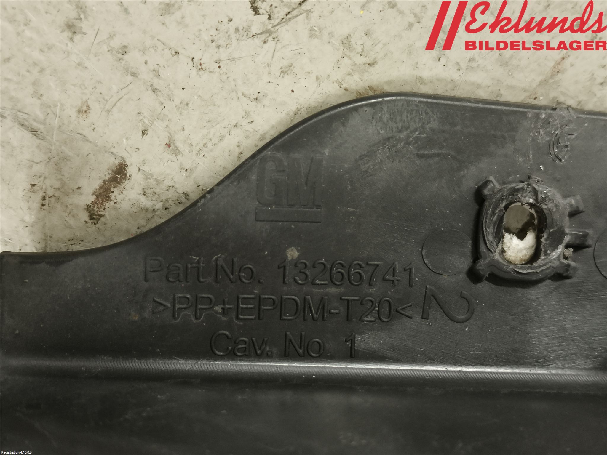 Opel ASTRA J 10-15 Stötfångarfäste Bak Hö