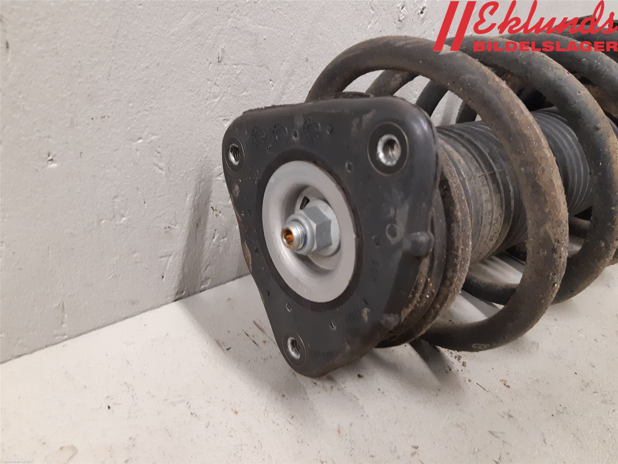 Ford FOCUS 15-18 Fjäderben Fram Vänster