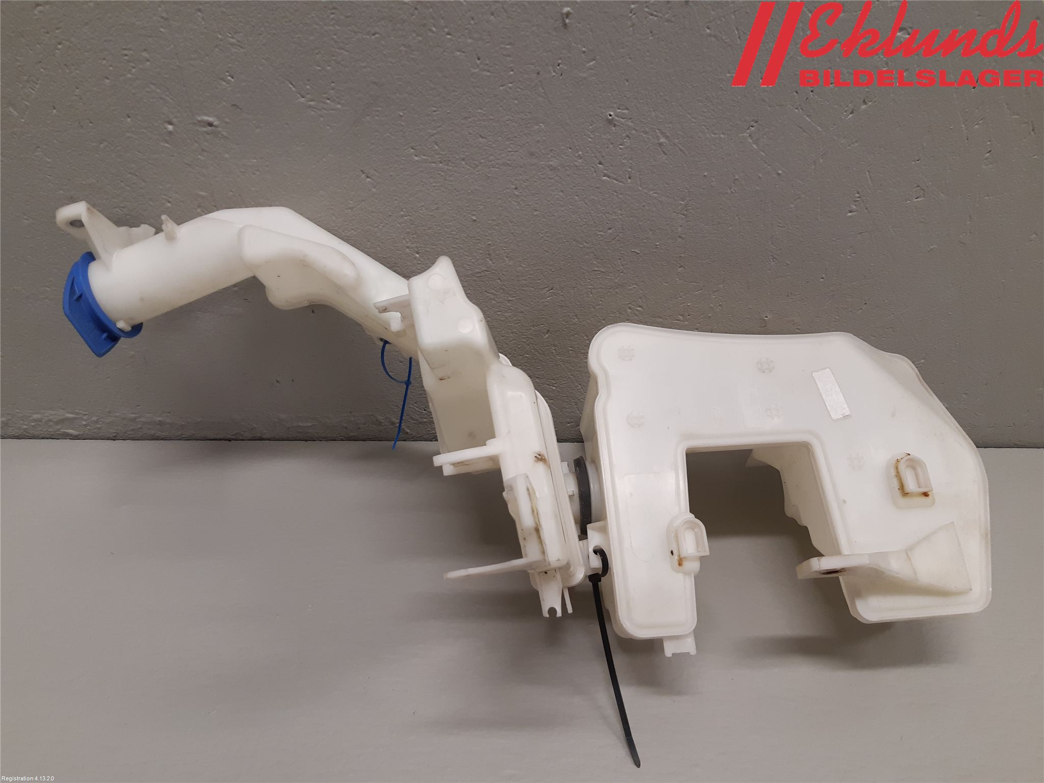 Volkswagen VW PASSAT 11-14 Spolartank Vindruta-Strål