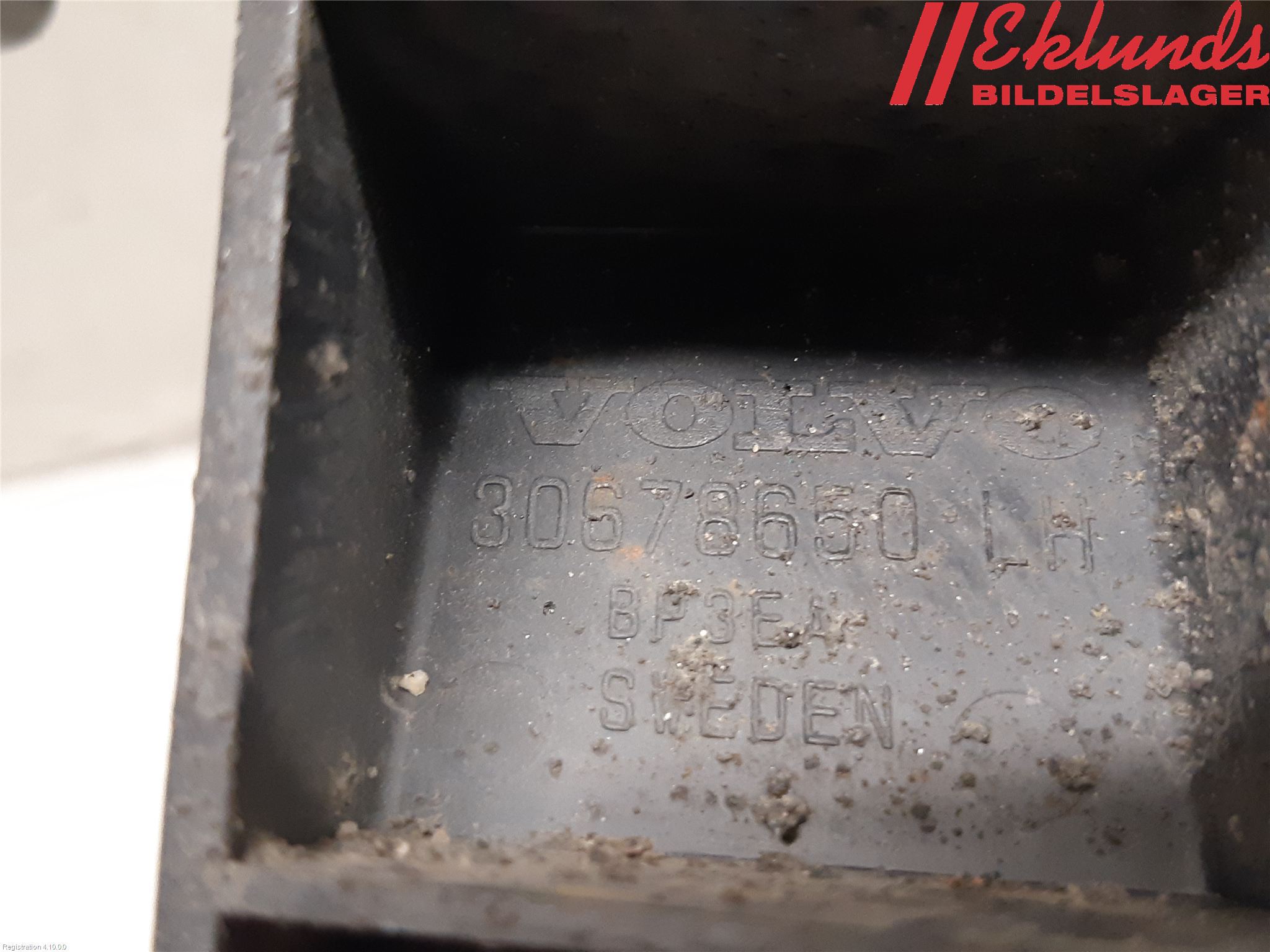 Volvo V70 08-13 Stötfångarfäste Bak Vä